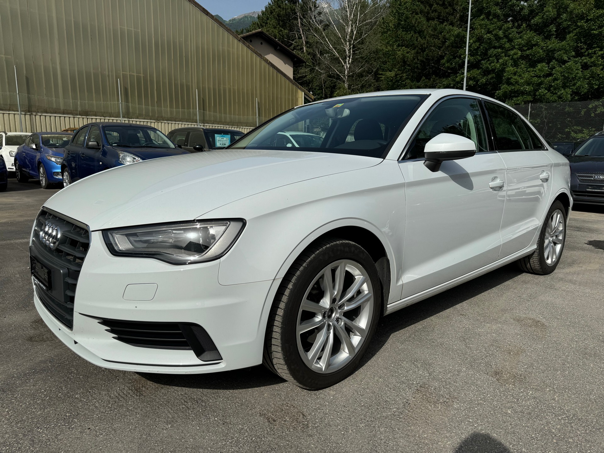 AUDI A3 Sedan 1.4 TFSI Ambiente S-tronic-image-8