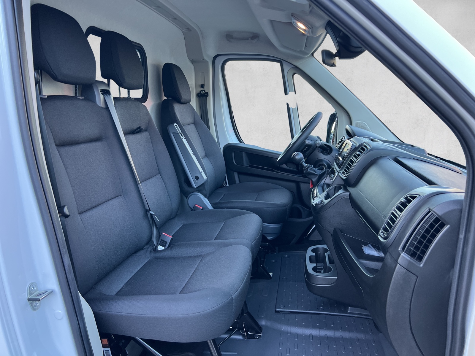 CITROEN Jumper 35 2.2 BlueHDi 140 L2H2 **Facelift** Anhängerkupplung 2500Kg Anhängelast-image-9