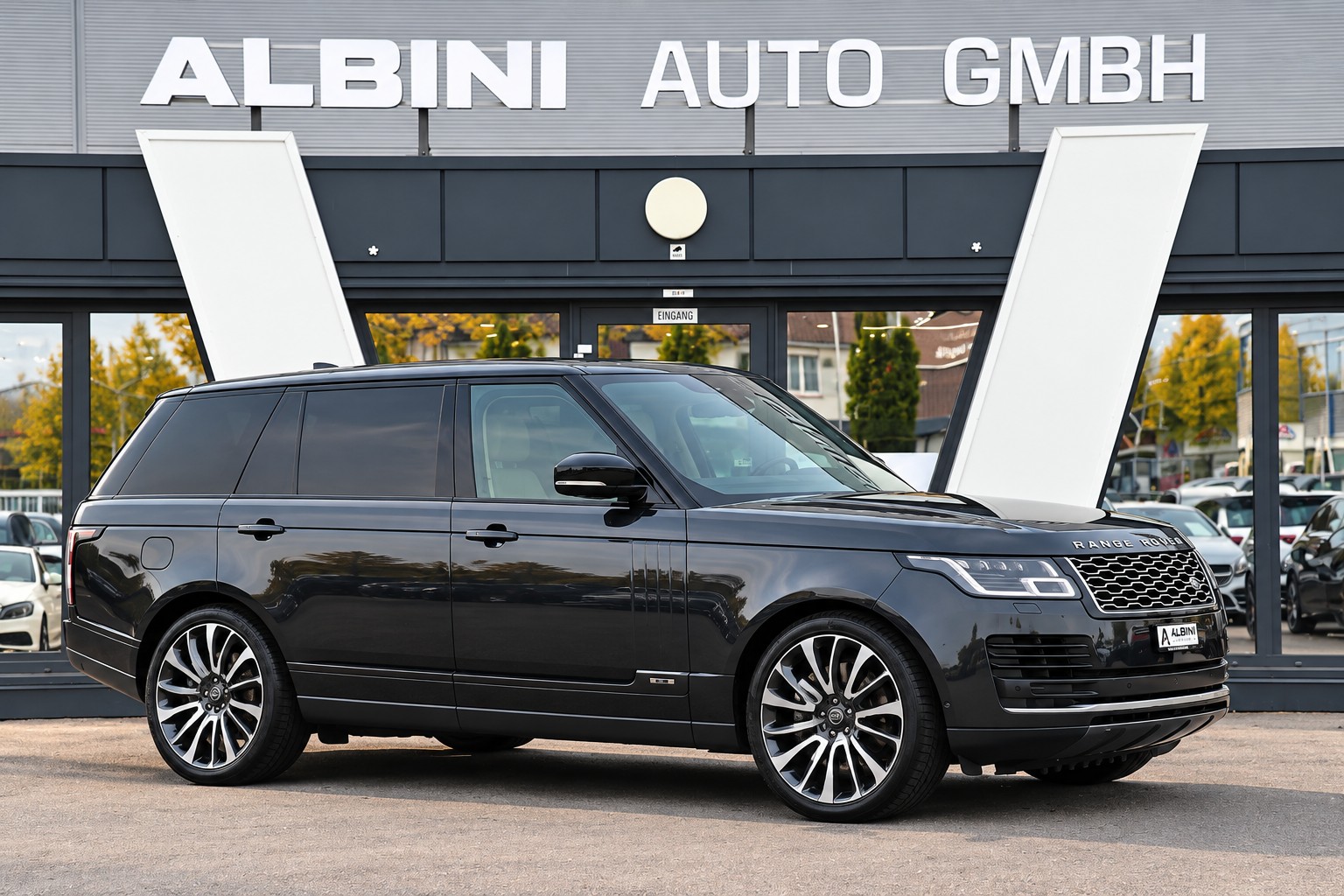 LAND ROVER Range Rover *Long Version* LWB 5.0 V8 S/C Vogue Automatic-image-1