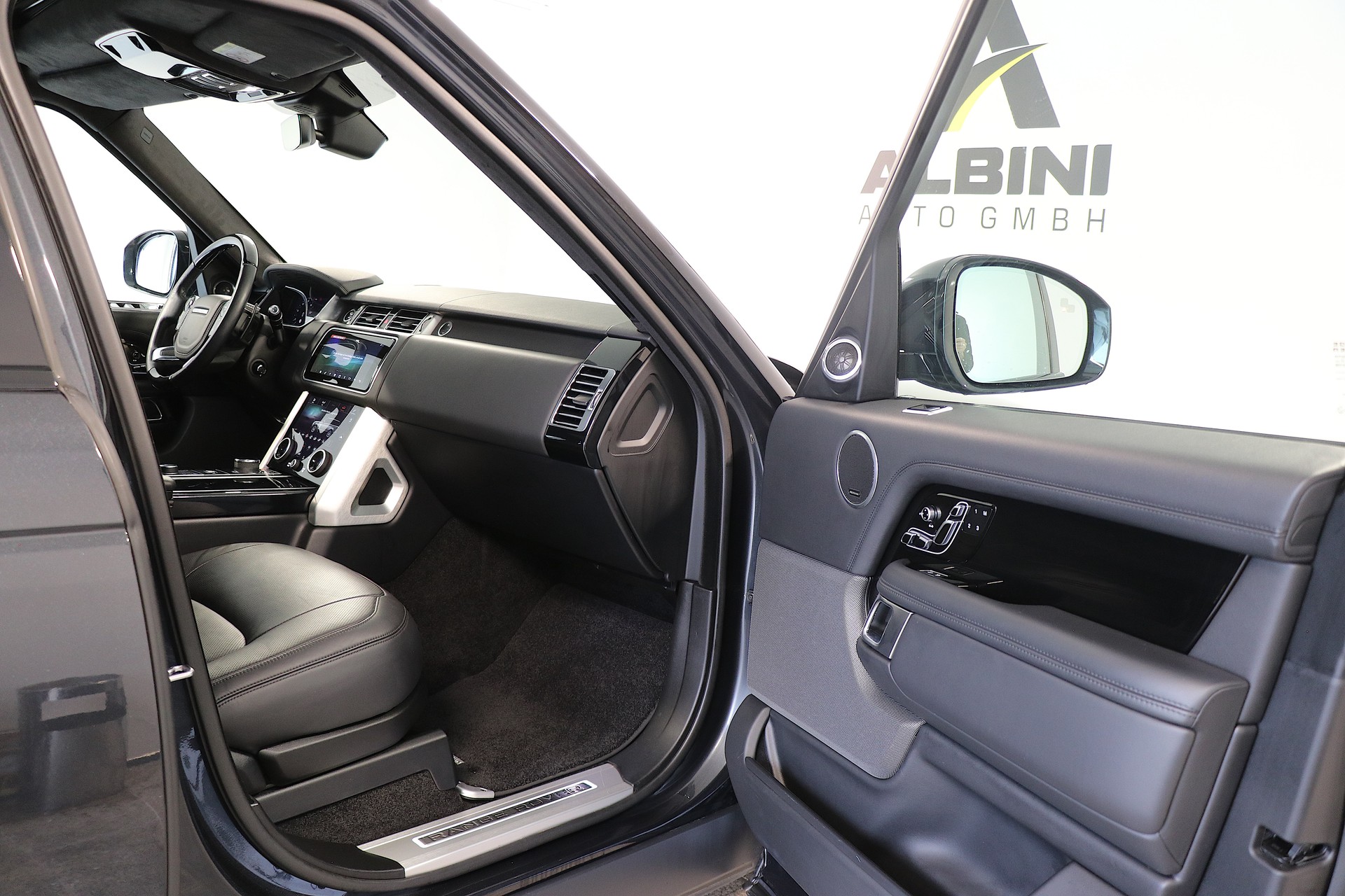 LAND ROVER Range Rover *Long Version* LWB 5.0 V8 S/C Vogue Automatic-image-10