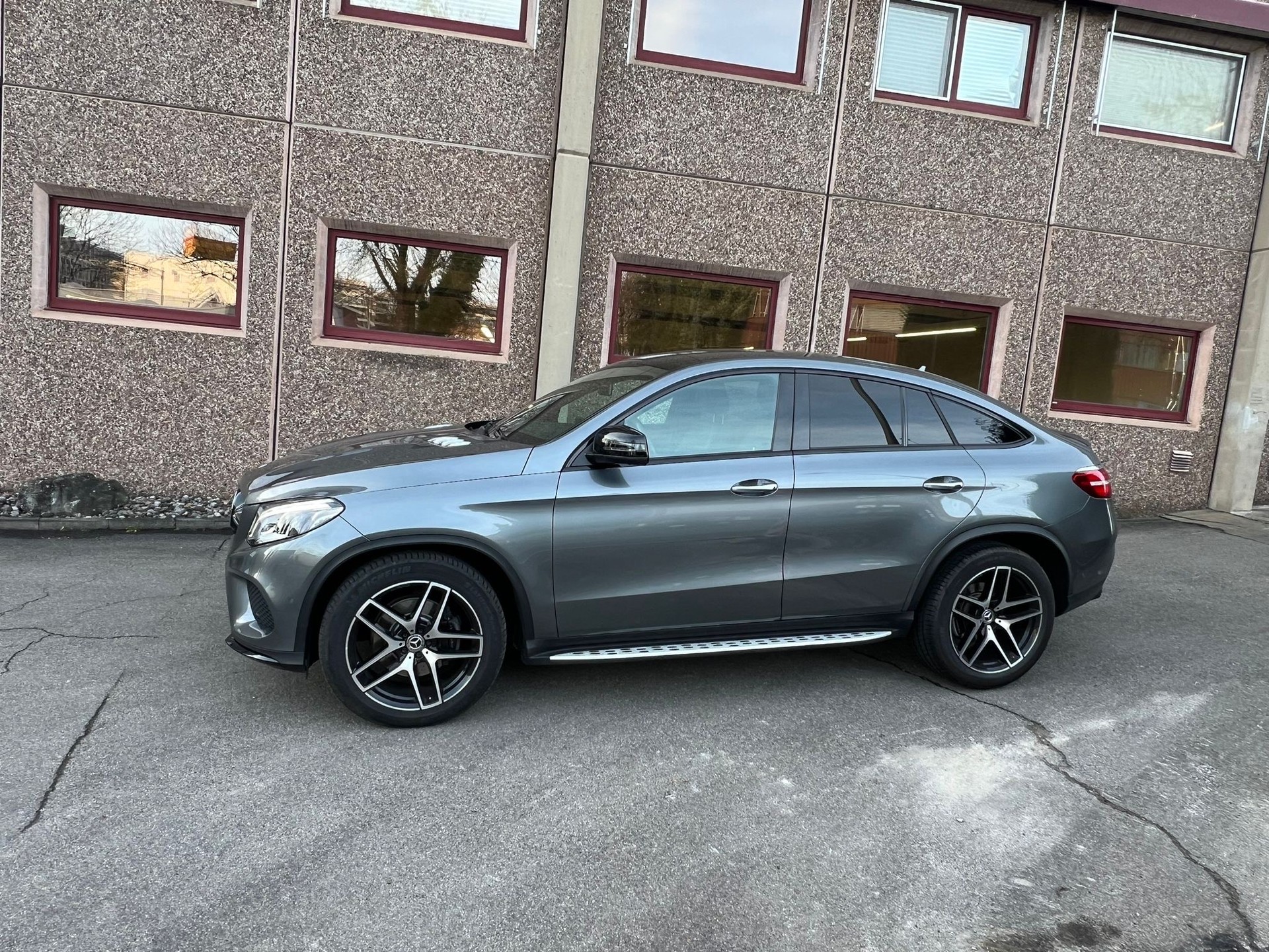 MERCEDES-BENZ GLE Coupé 350 d 4Matic 9G-Tronic-showroom-element-1