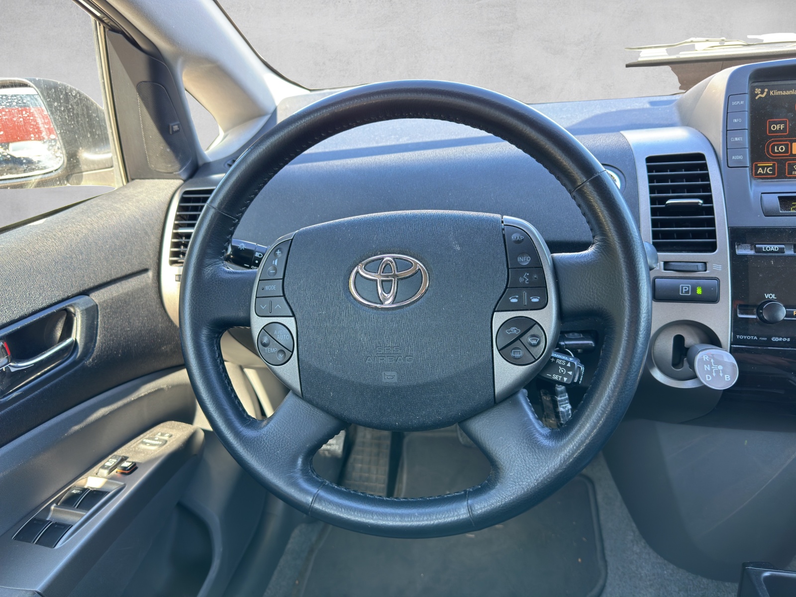 TOYOTA Prius 1.5 16V Hybrid Edition-image-18