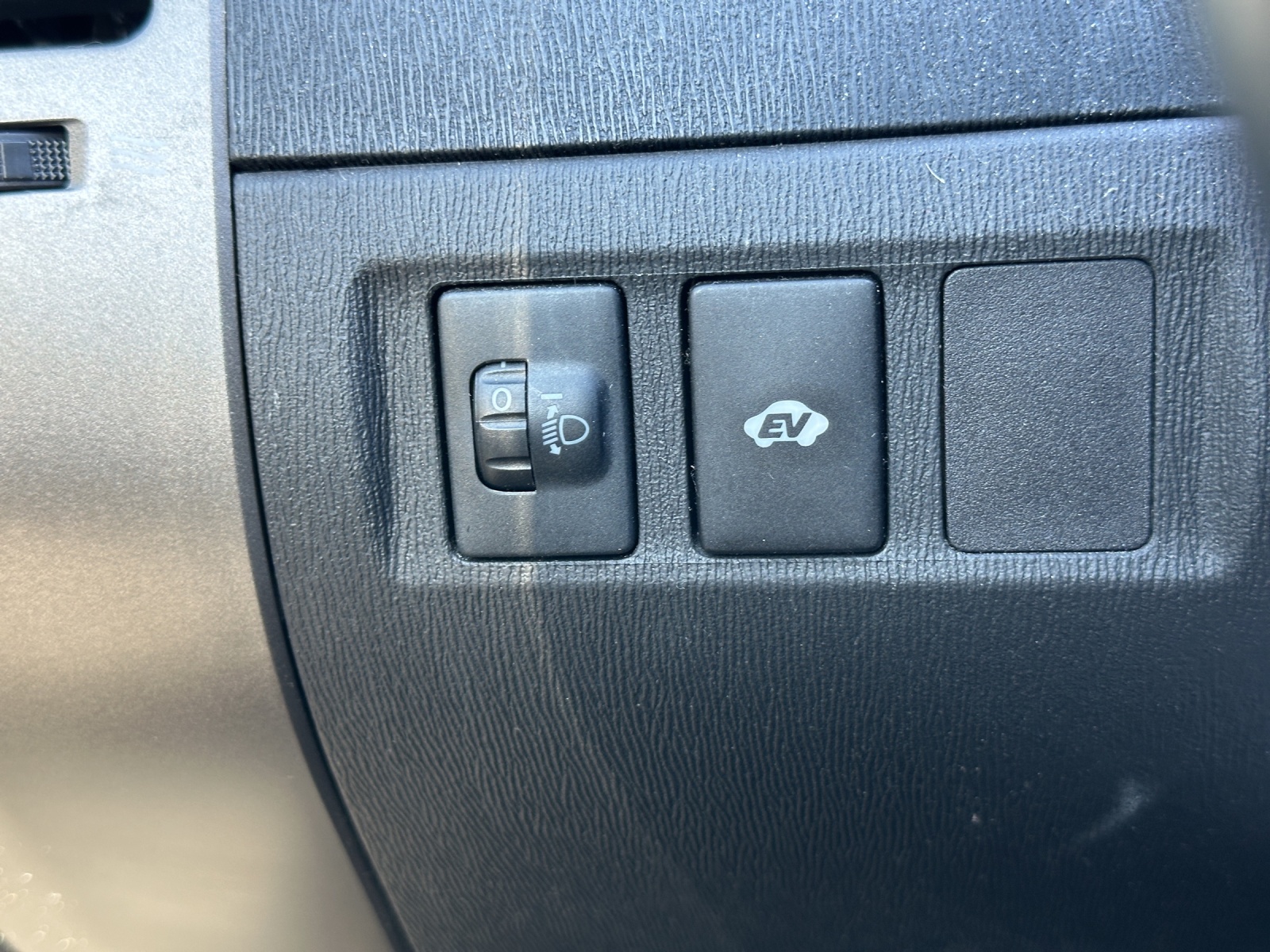 TOYOTA Prius 1.5 16V Hybrid Edition-image-12