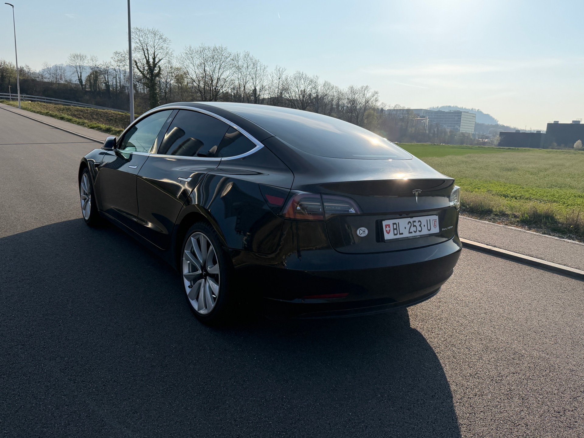 TESLA Model 3 Long Range Dual Motor AWD-image-6
