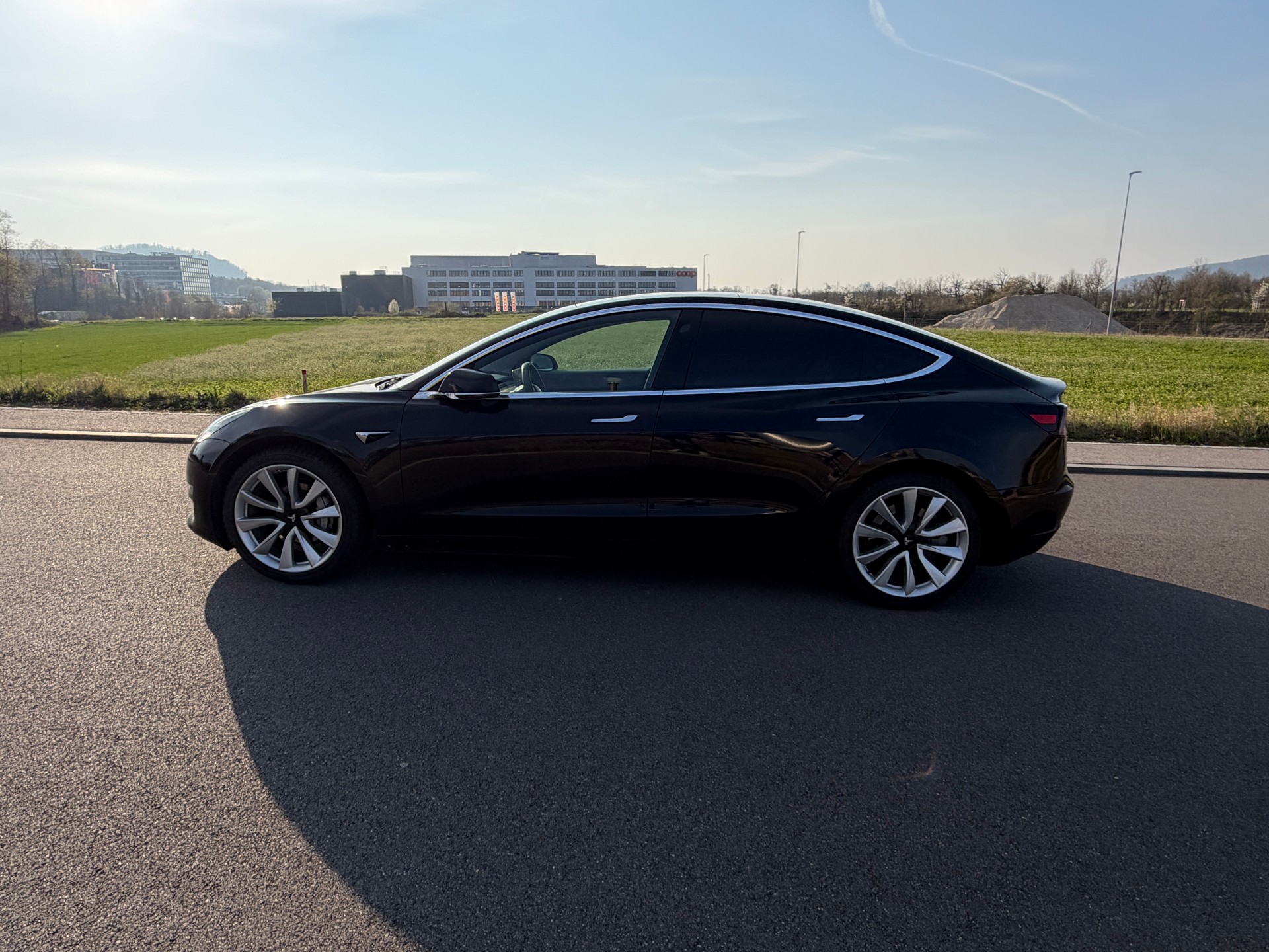 TESLA Model 3 Long Range Dual Motor AWD-image-5