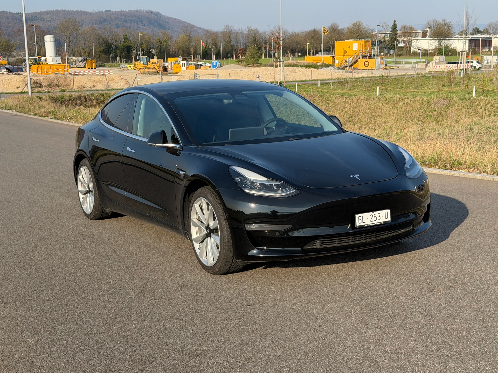 TESLA Model 3 Long Range Dual Motor AWD-image-9