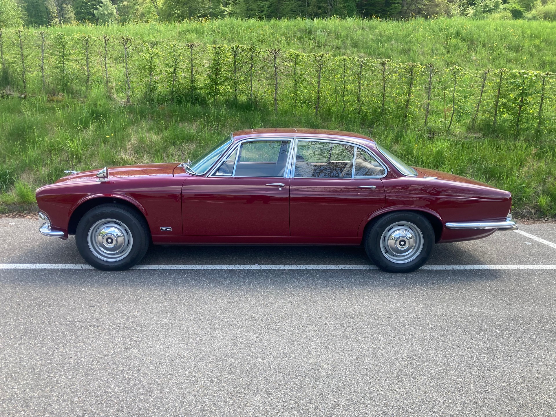JAGUAR XJ6-image-1