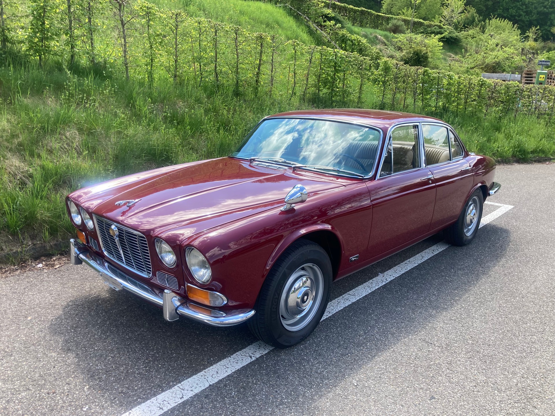 JAGUAR XJ6-image-0