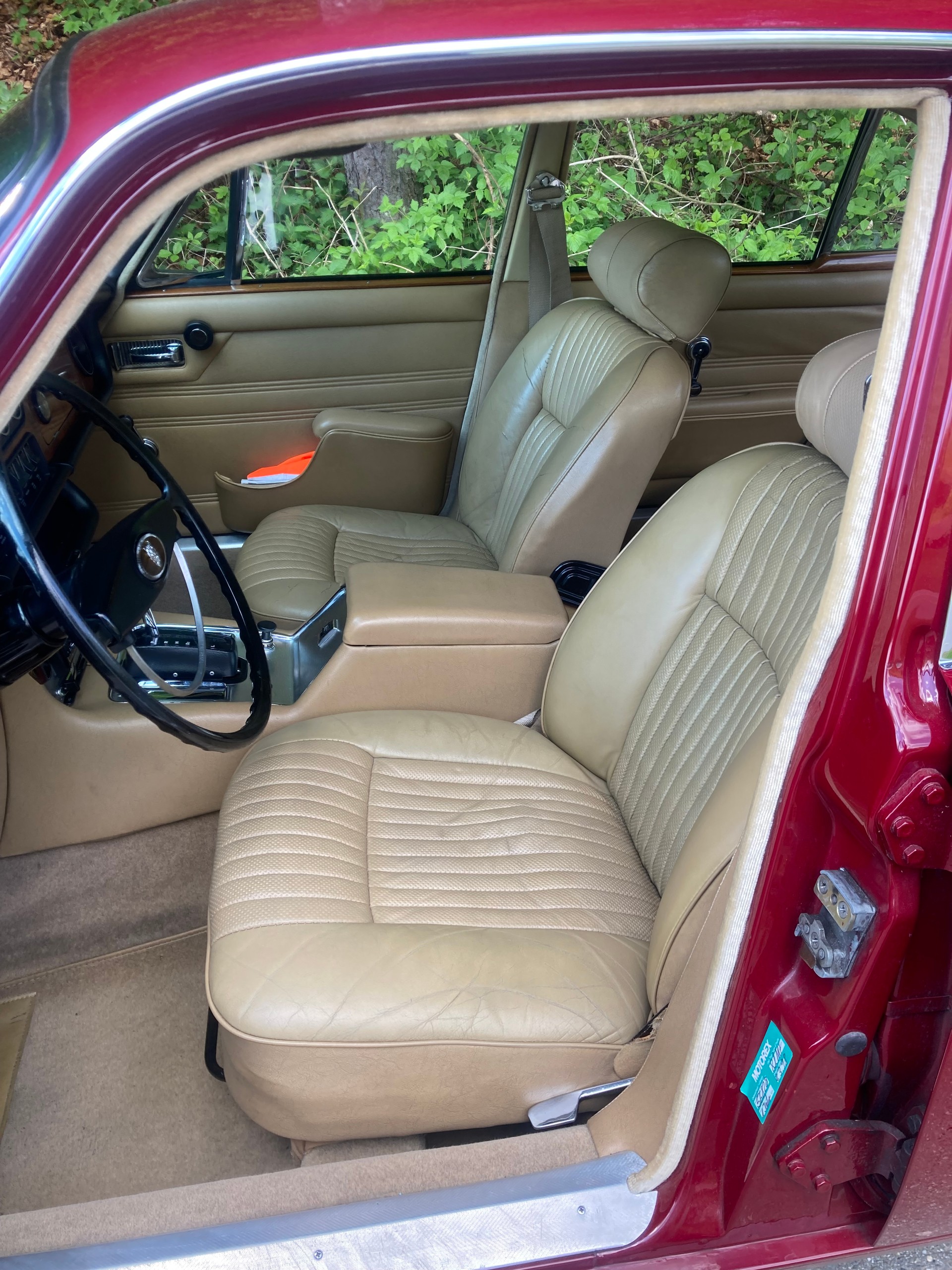 JAGUAR XJ6-image-6