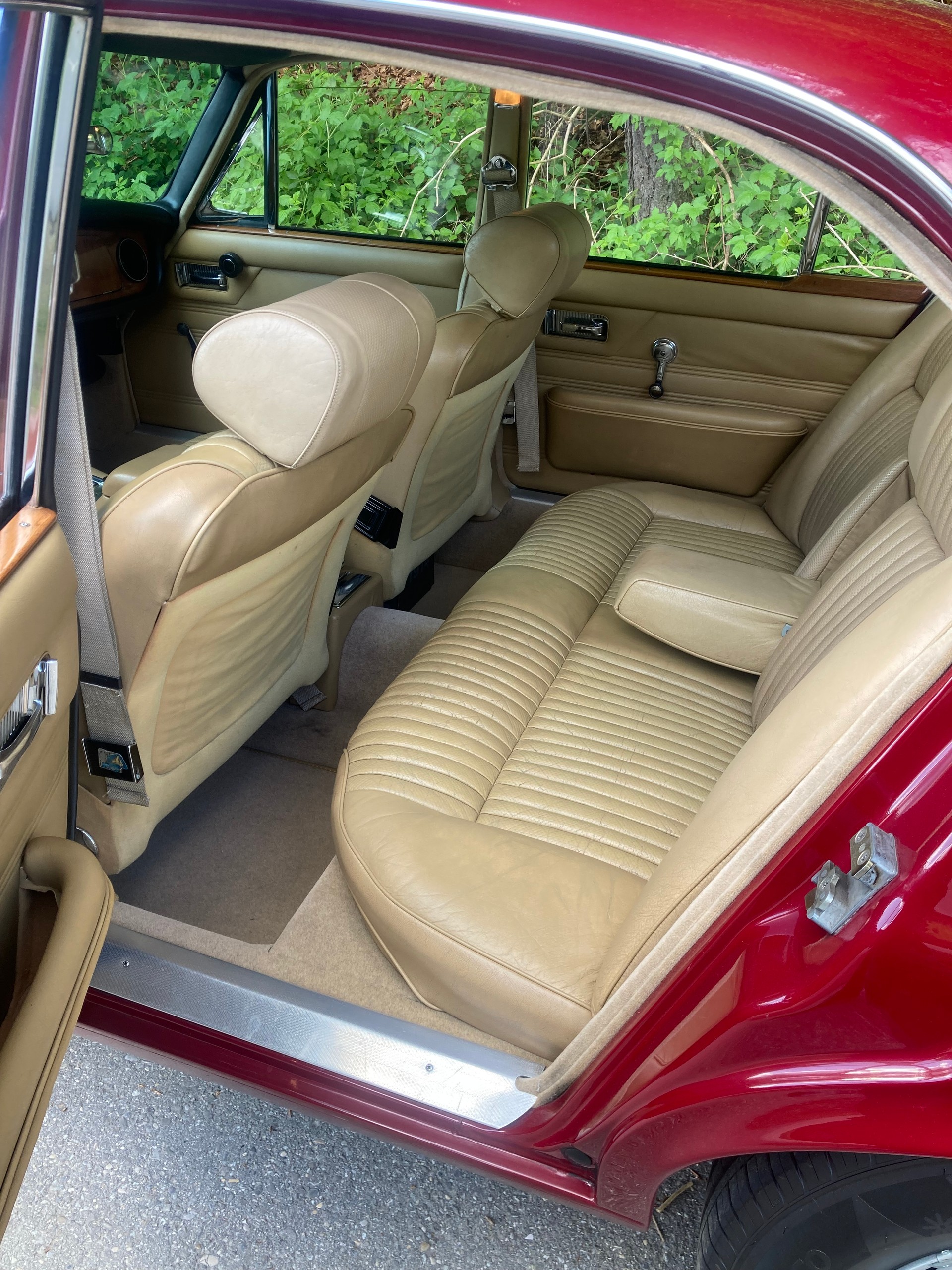 JAGUAR XJ6-image-7