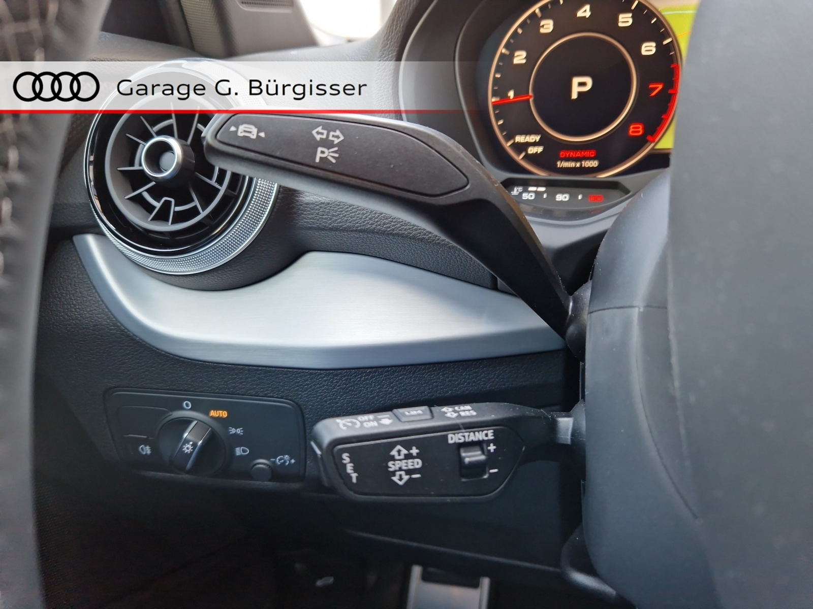AUDI Q2 35 TFSI S line S-tronic Mythosschwarz Metallic-image-15