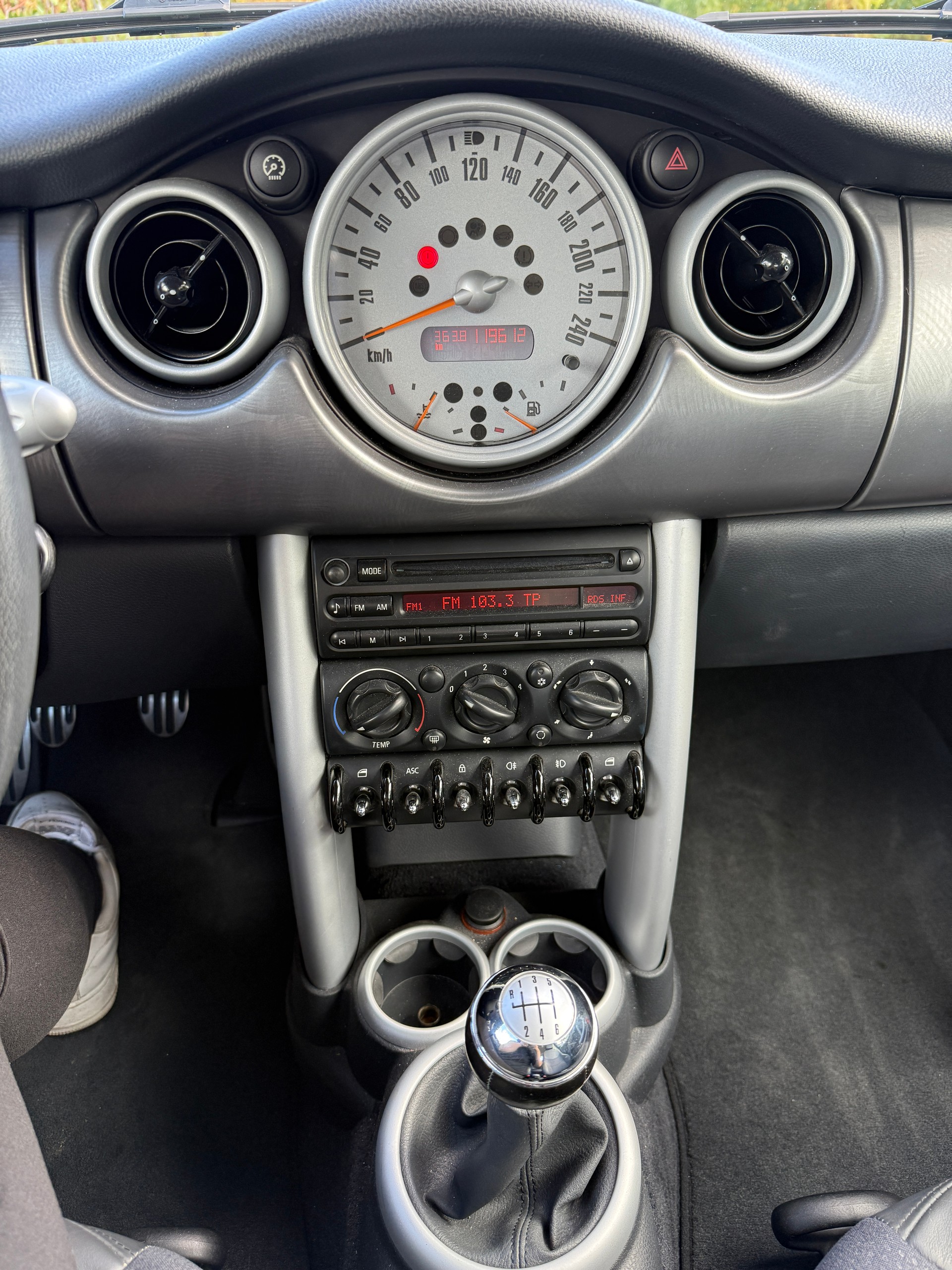 MINI Mini Cooper S-image-10