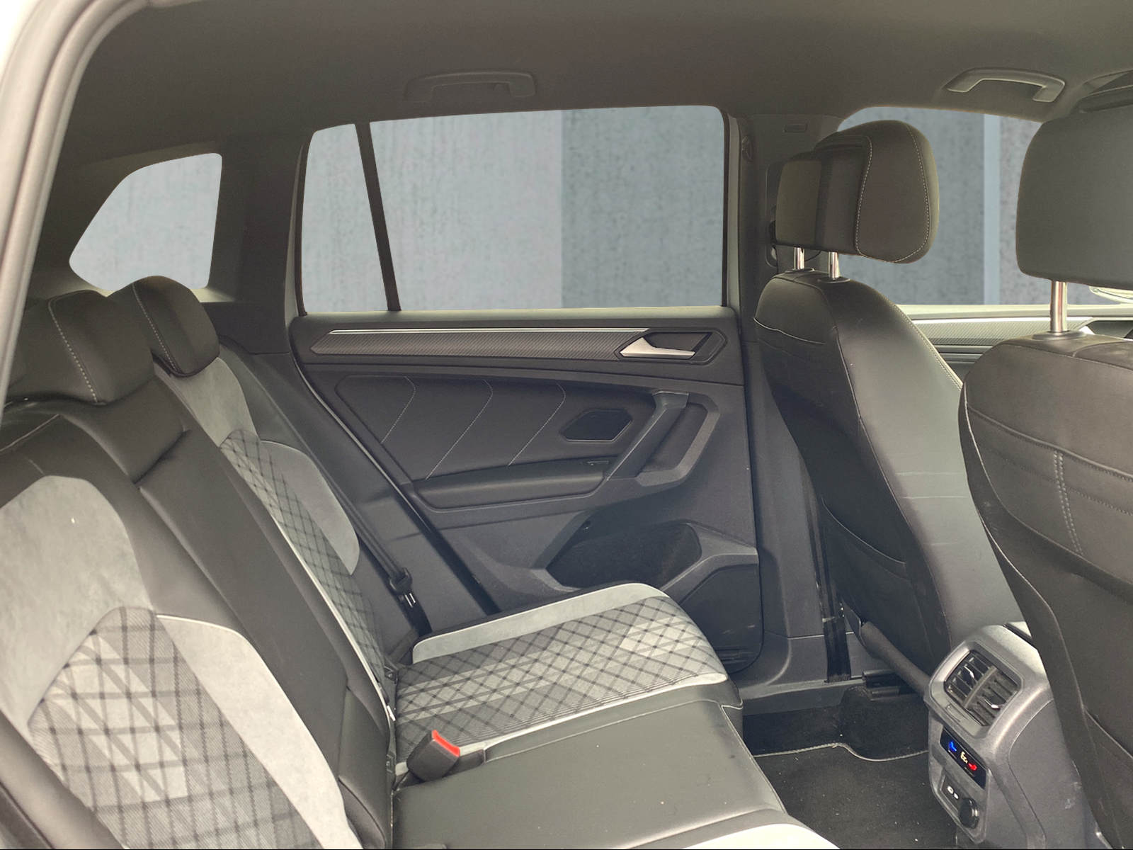 VW Tiguan 1.4TSI PHEV R-Line DSG-image-7