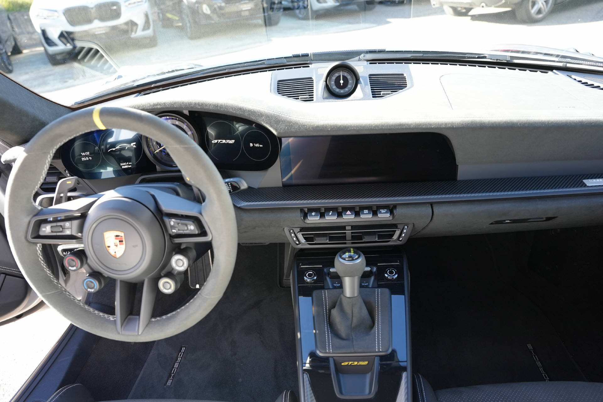 PORSCHE 911 GT3 RS Weissach-image-11