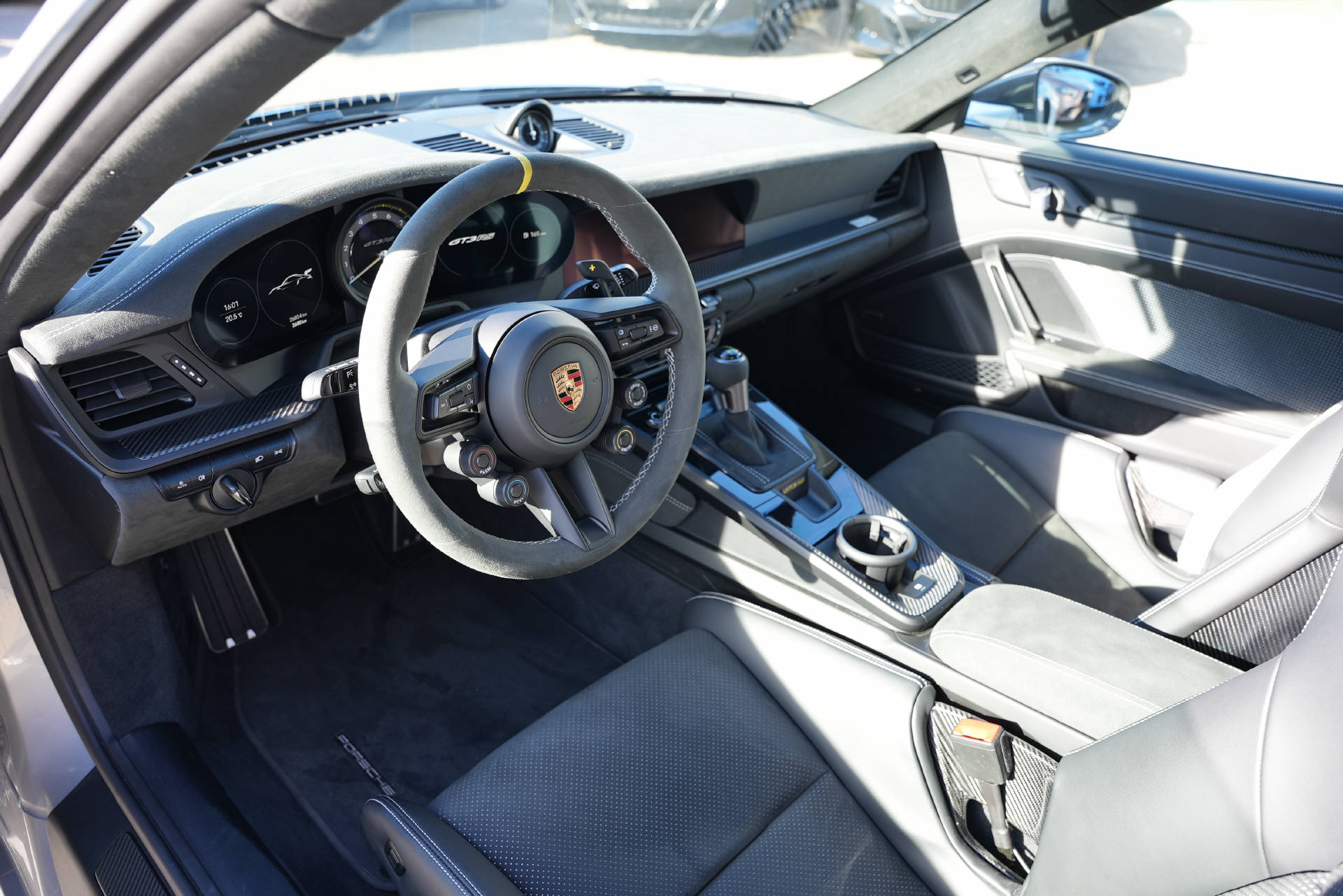 PORSCHE 911 GT3 RS Weissach-image-6