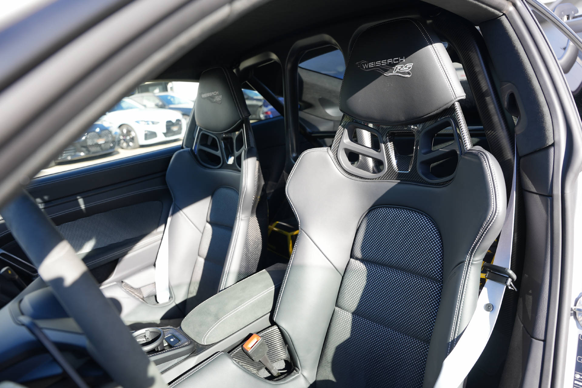 PORSCHE 911 GT3 RS Weissach-image-9