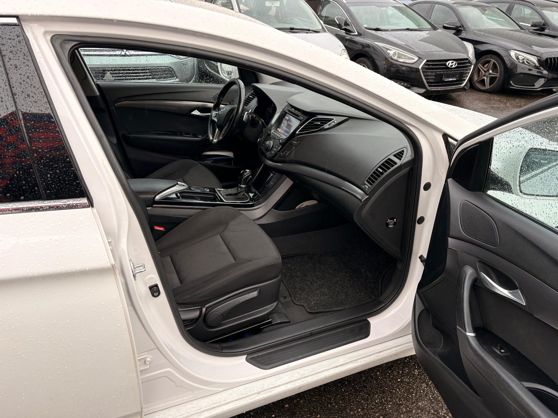 HYUNDAI i40 Wagon 1.7 CRDI Premium Automatic-image-4