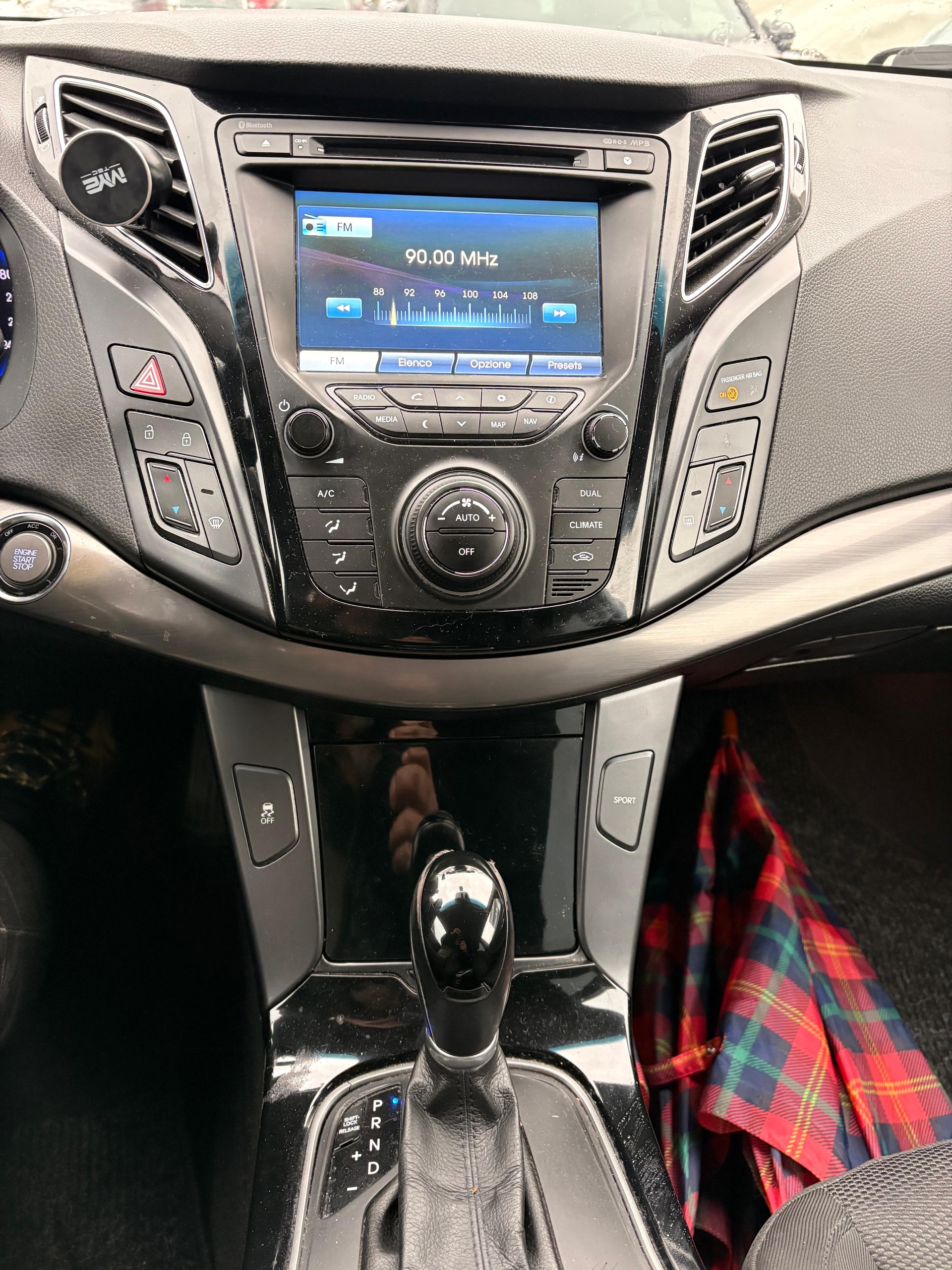 HYUNDAI i40 Wagon 1.7 CRDI Premium Automatic-image-6