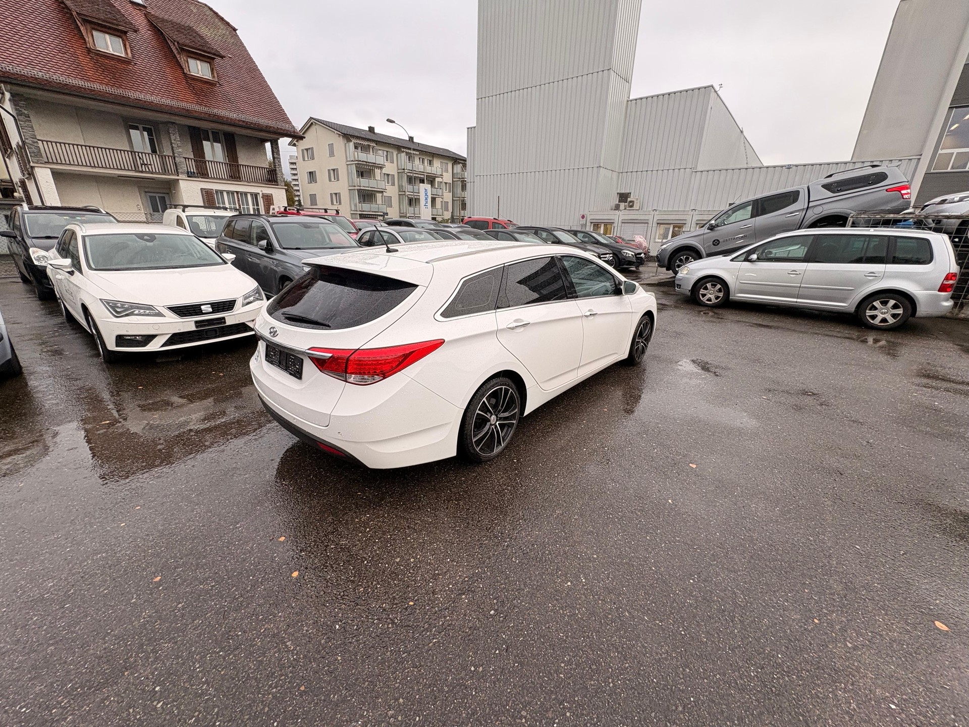 HYUNDAI i40 Wagon 1.7 CRDI Premium Automatic-image-3