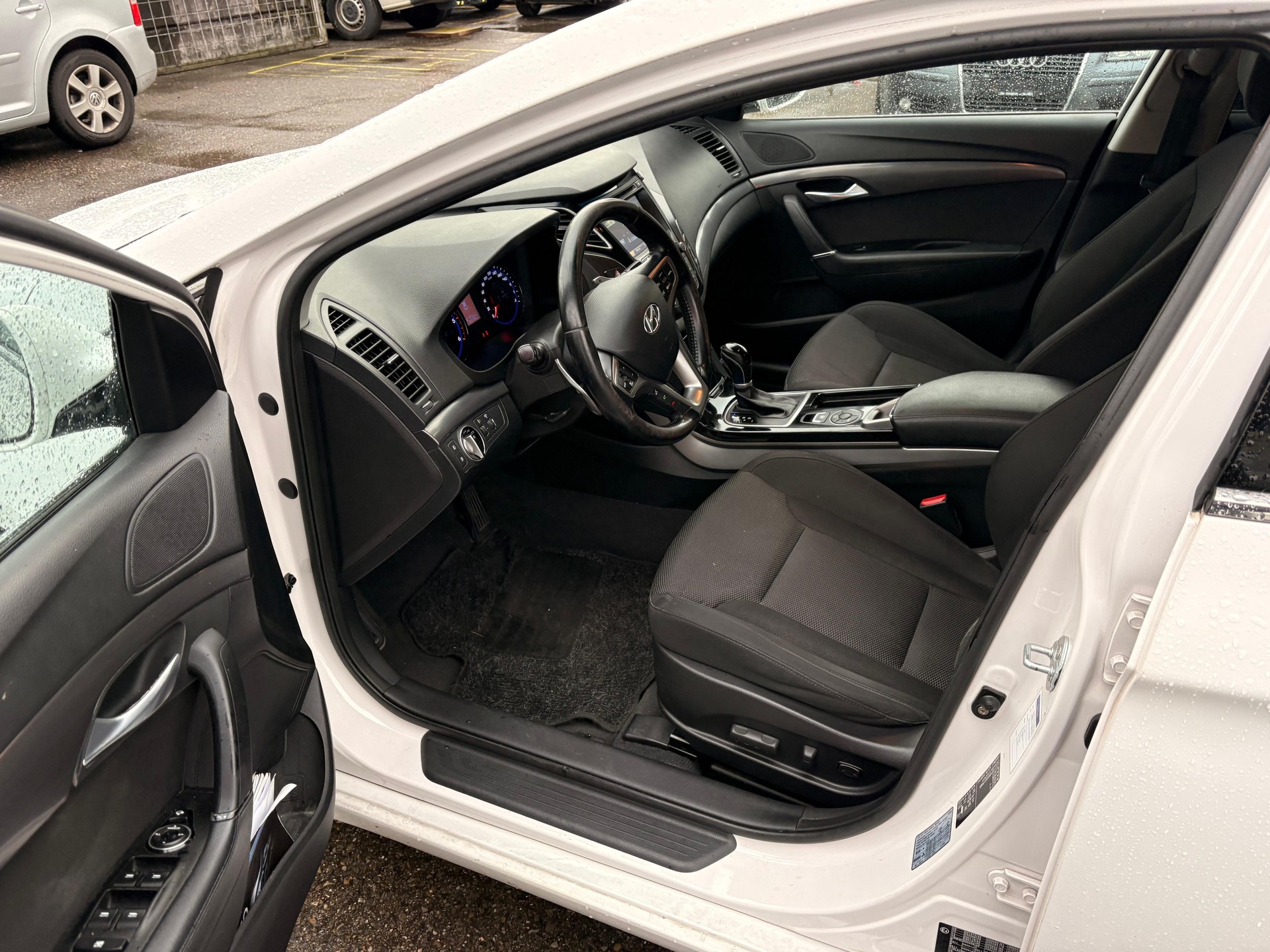 HYUNDAI i40 Wagon 1.7 CRDI Premium Automatic-image-5