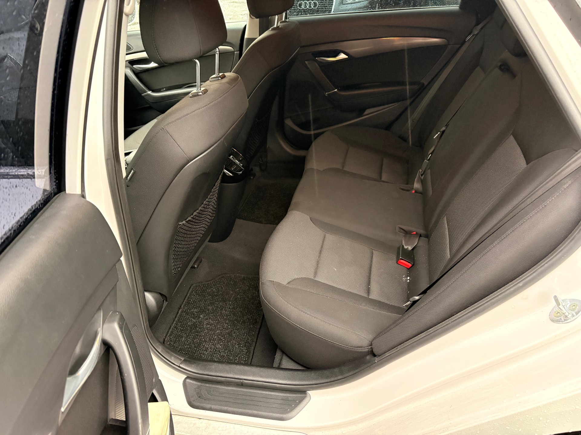 HYUNDAI i40 Wagon 1.7 CRDI Premium Automatic-image-9