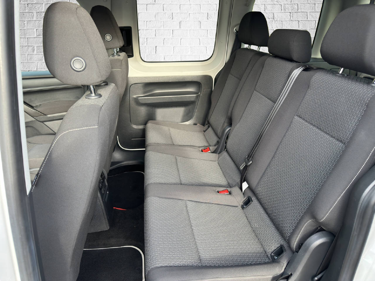 VW Caddy 1.4 TSI Trendline DSG-image-9