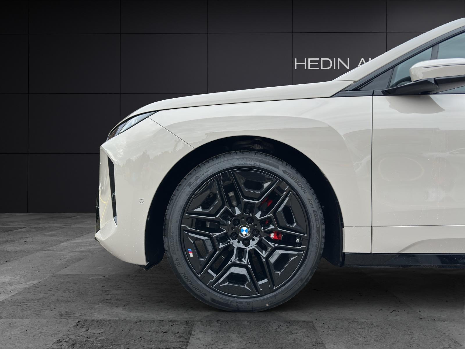 BMW iX xDrive45-image-3