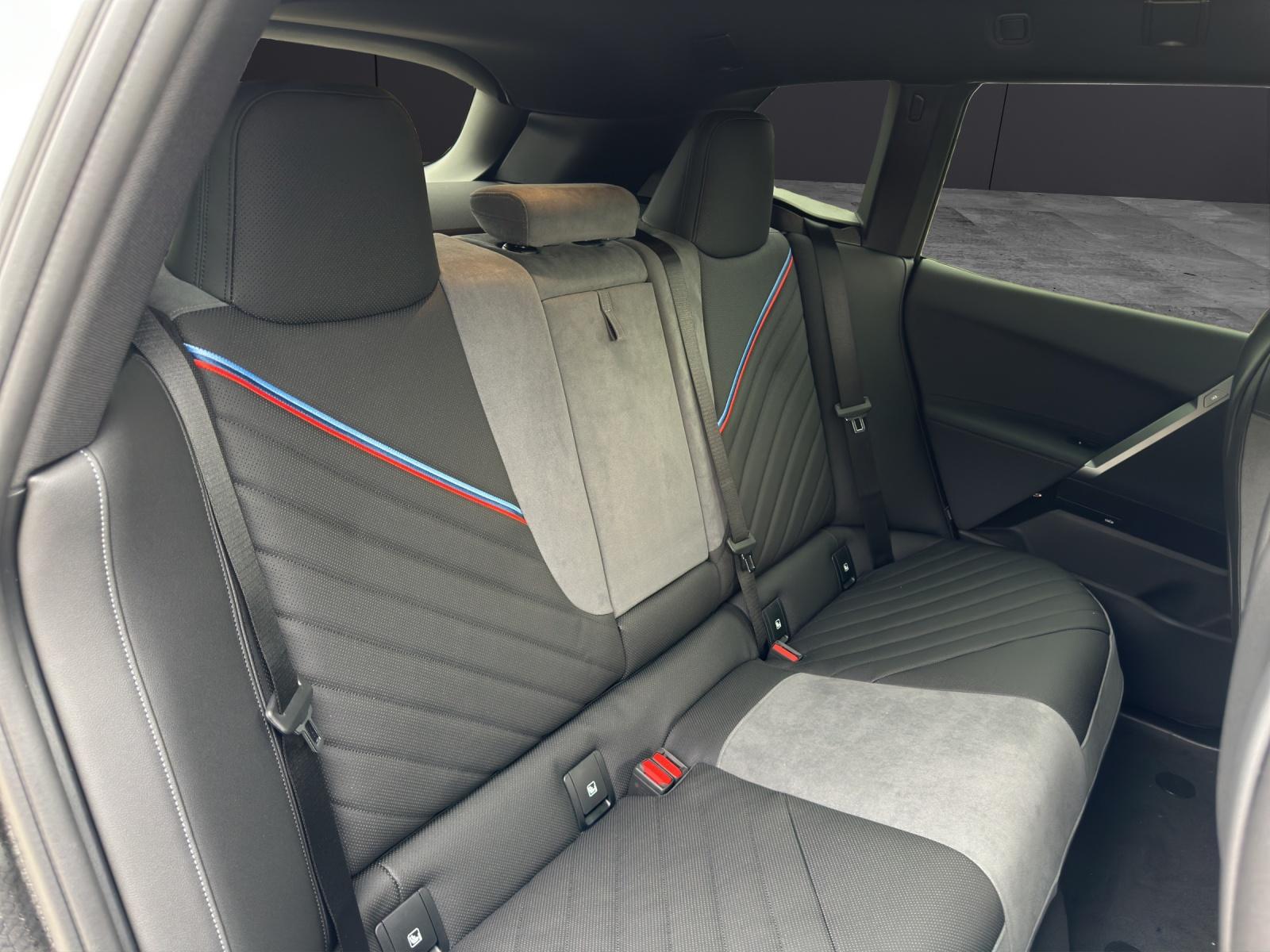 BMW iX xDrive45-image-12