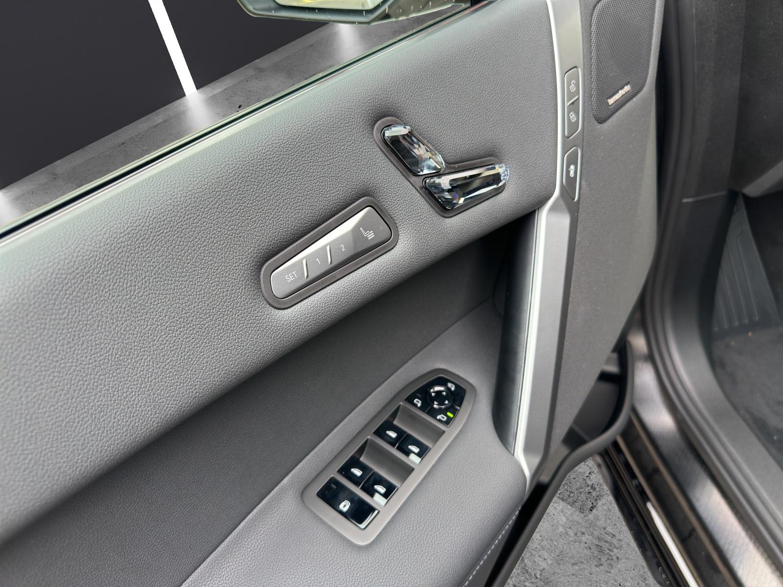 BMW iX xDrive45-image-13