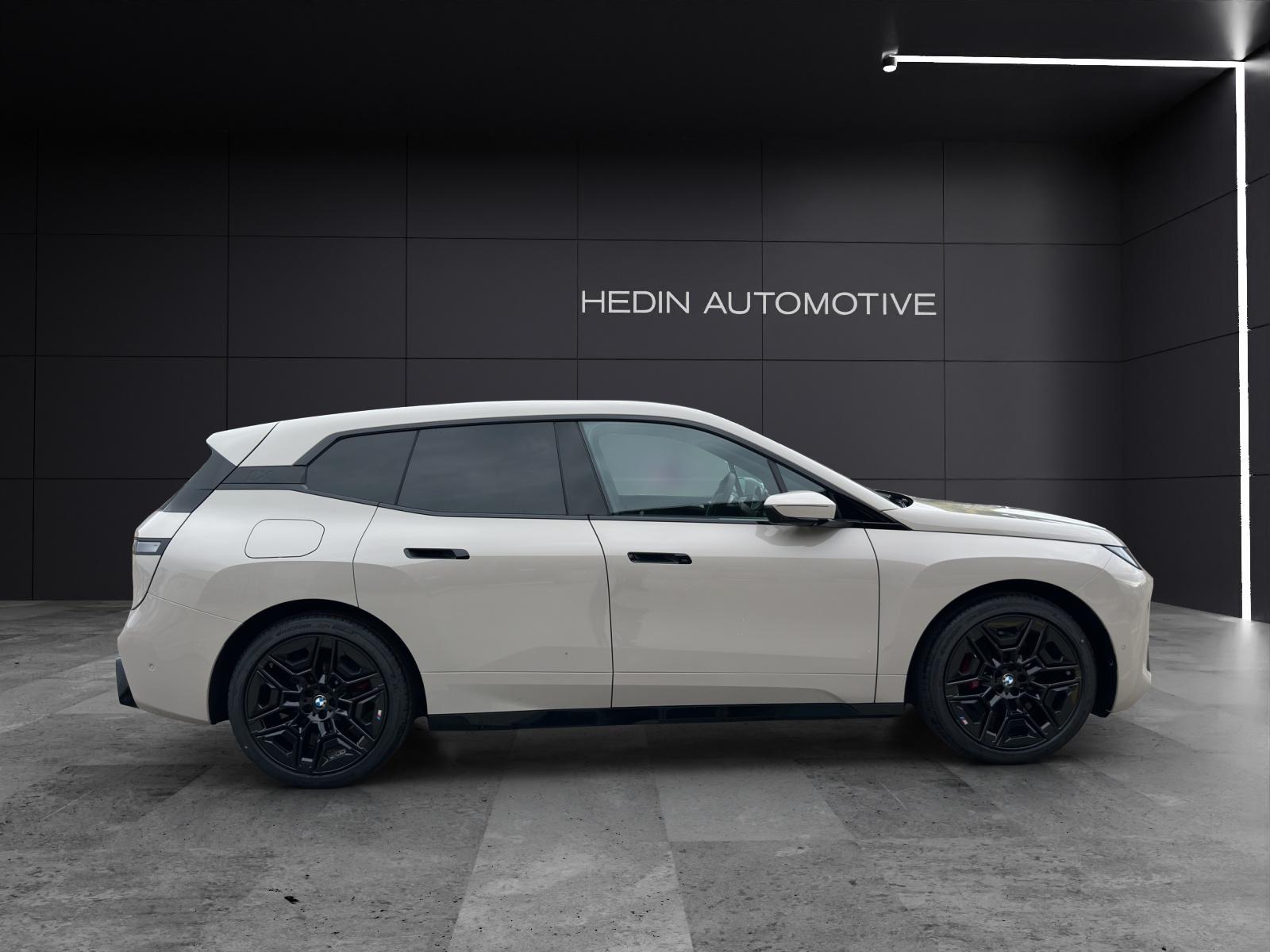 BMW iX xDrive45-image-4
