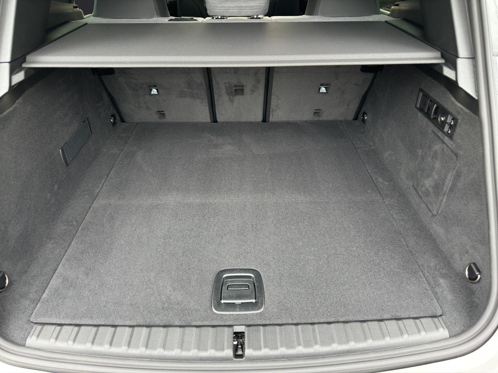 BMW iX xDrive45-image-18