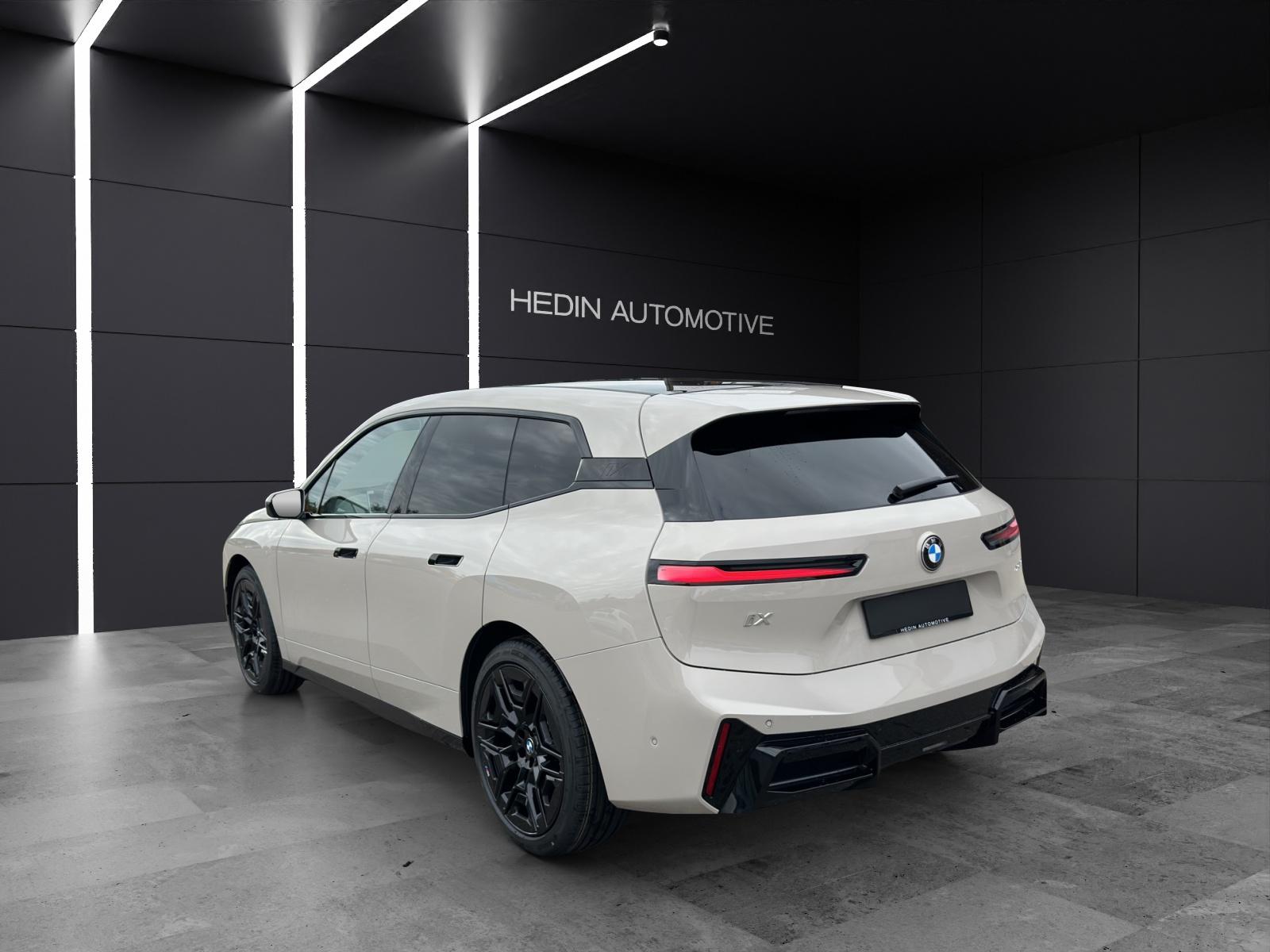 BMW iX xDrive45-image-14