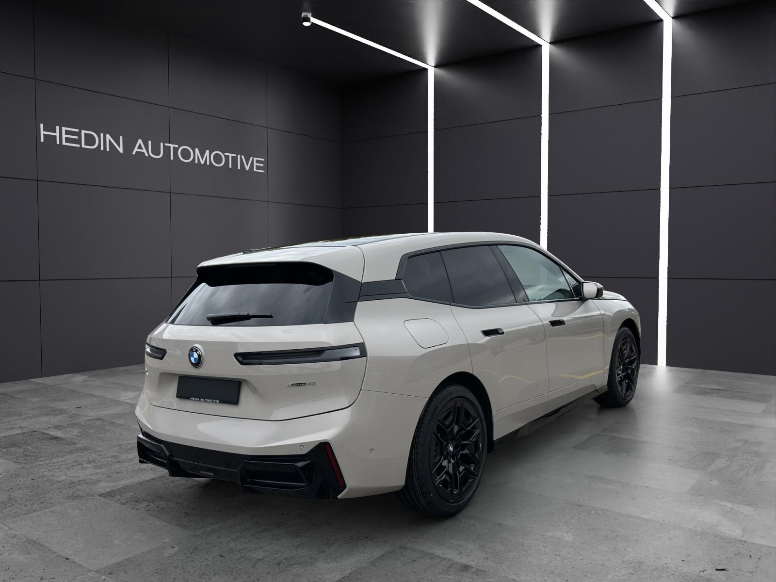 BMW iX xDrive45-image-16