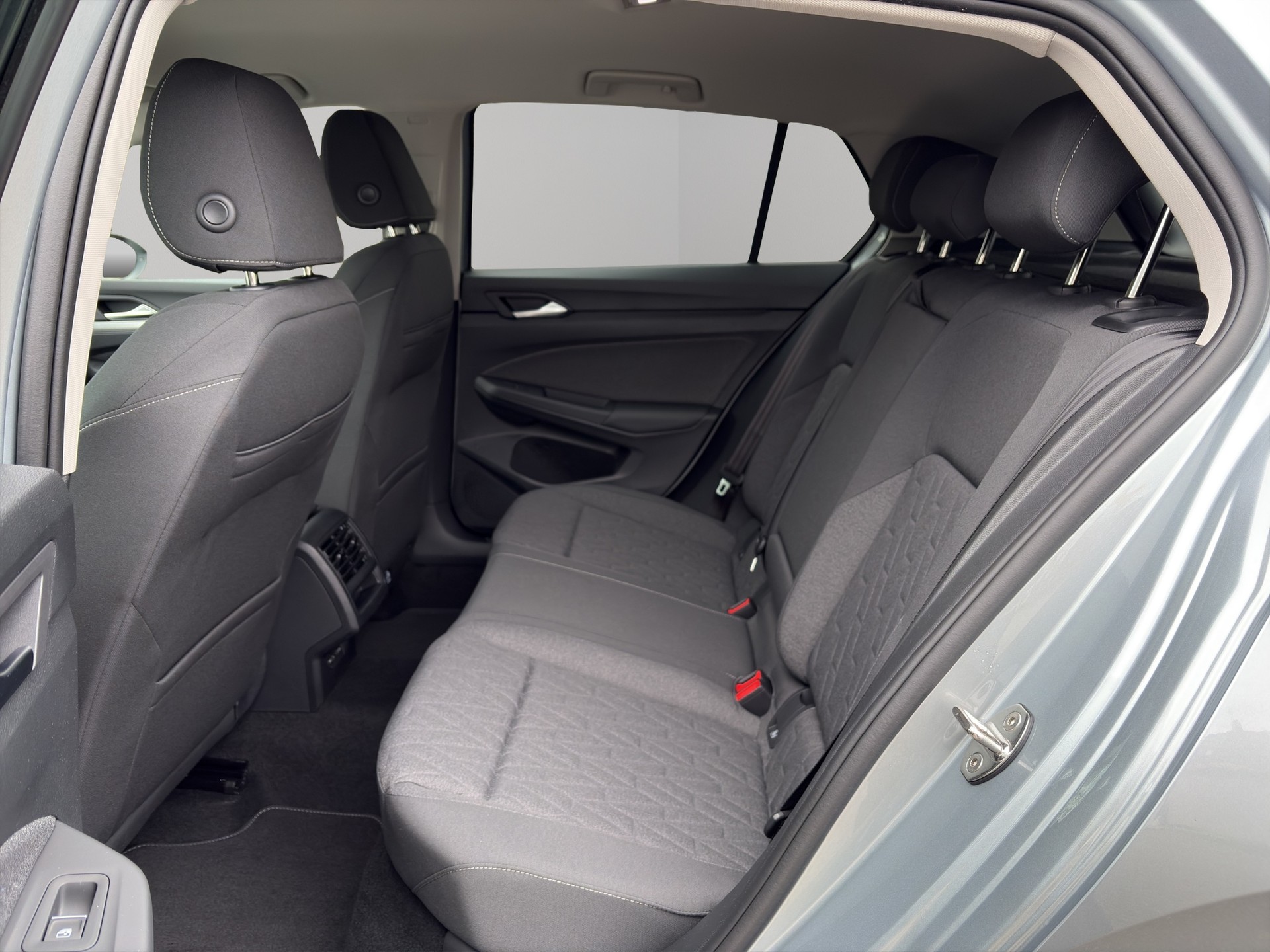 VW Golf 1.5 e TSI mHEV United DSG-image-6