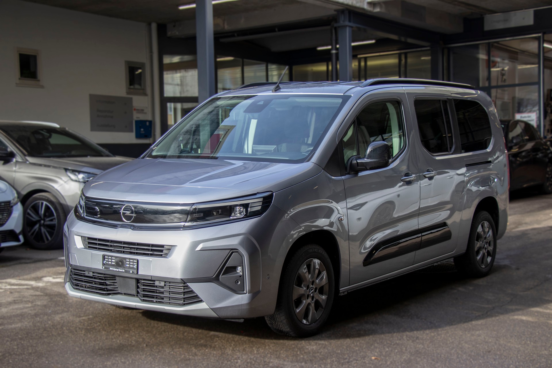 OPEL Combo XL 1.5 GS S/S Long Version-image-0