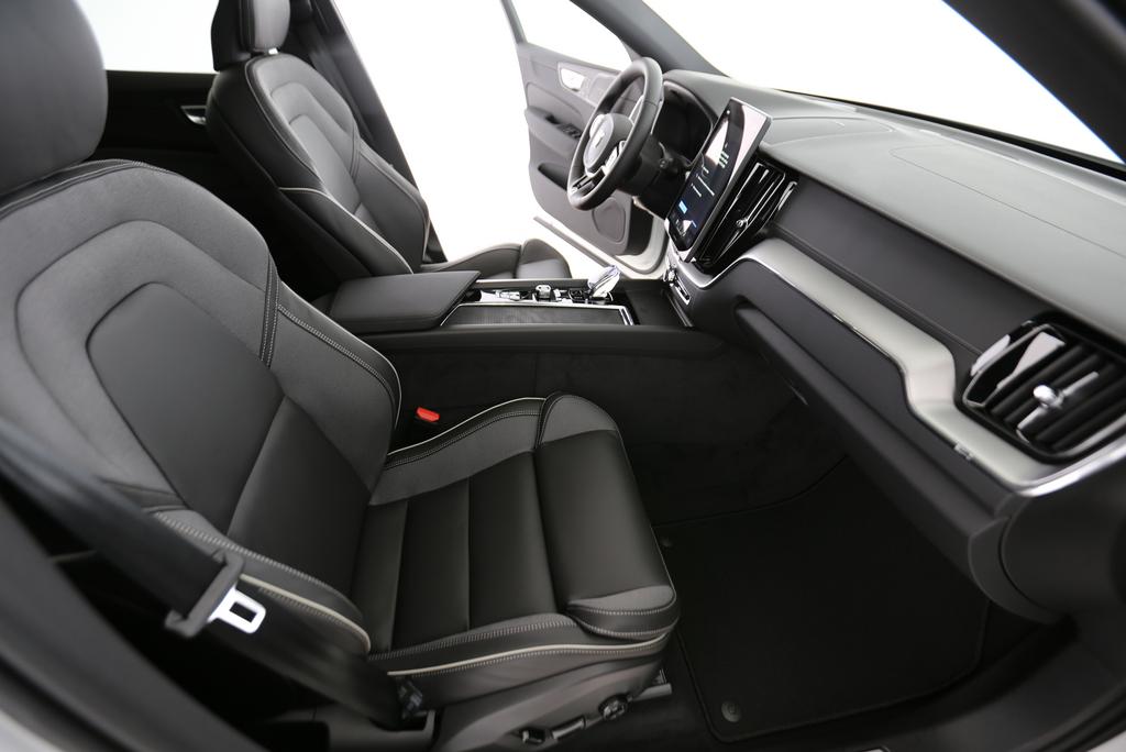 VOLVO XC60 2.0 T8 TE Black Edition eAWD-image-10