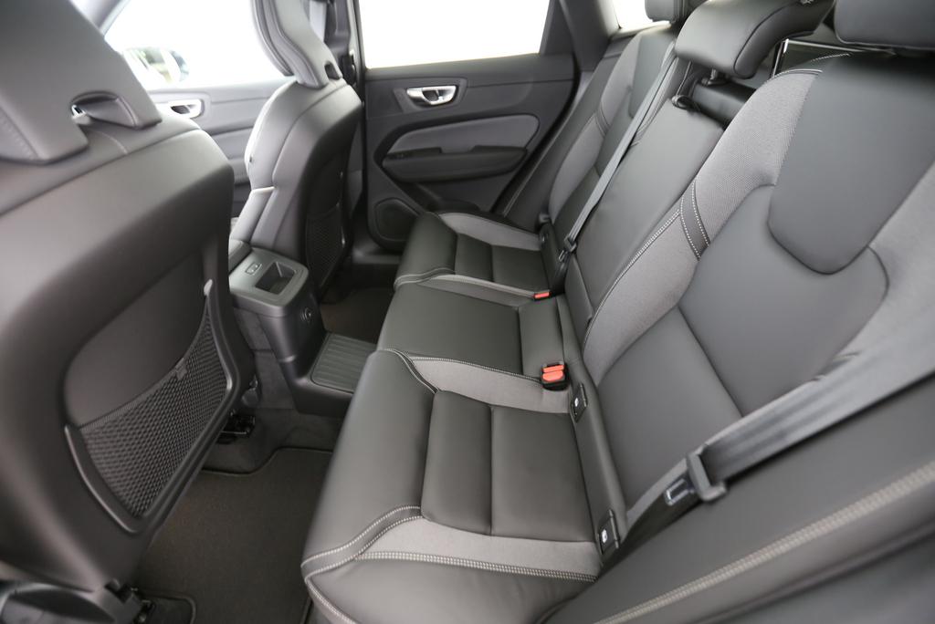 VOLVO XC60 2.0 T8 TE Black Edition eAWD-image-7