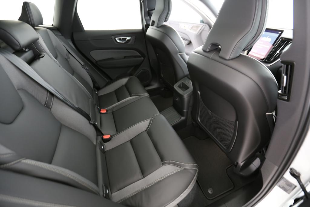 VOLVO XC60 2.0 T8 TE Black Edition eAWD-image-9
