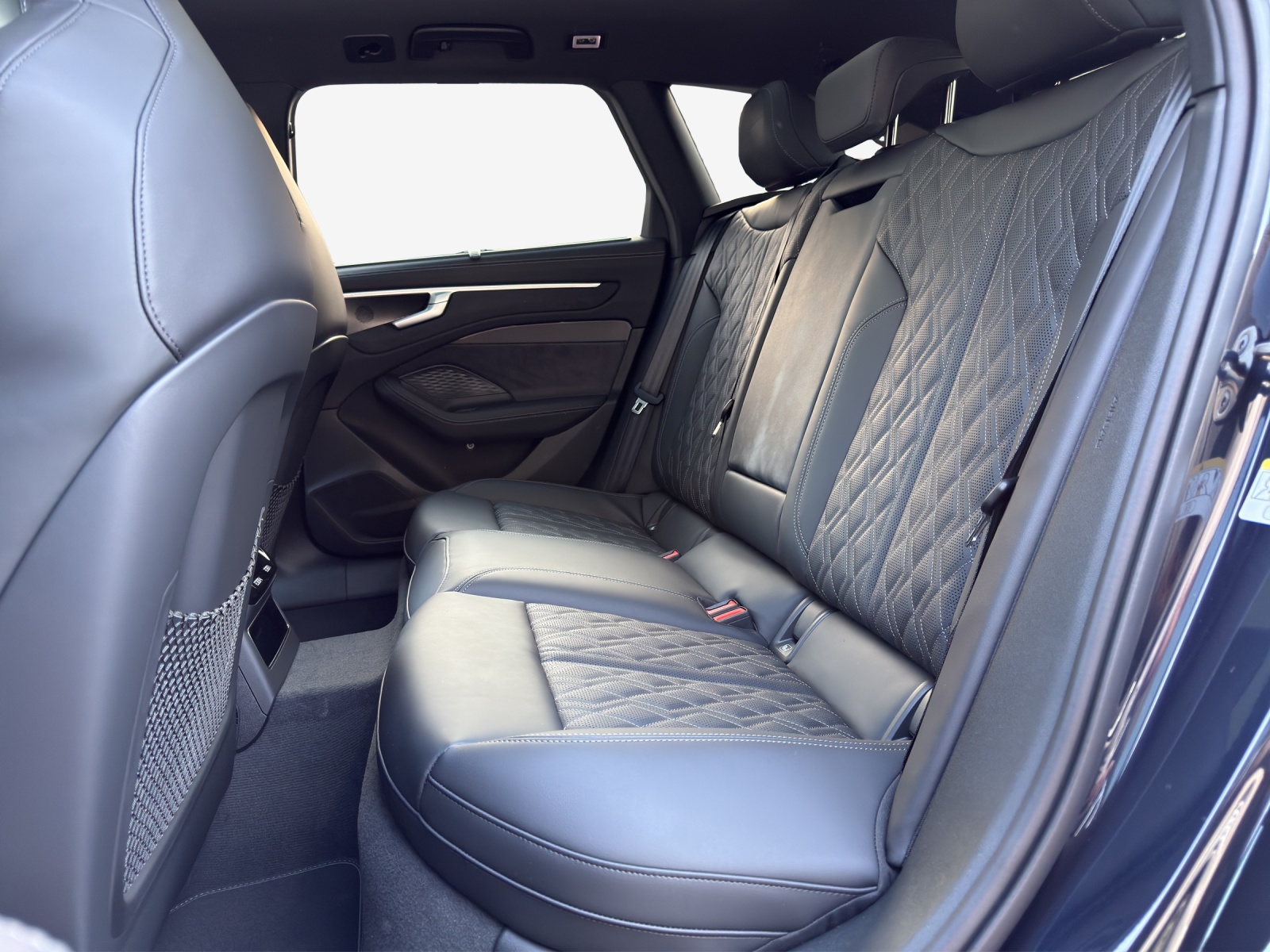 AUDI A6 Avant TDI quattro 150 kW S tronic-image-11