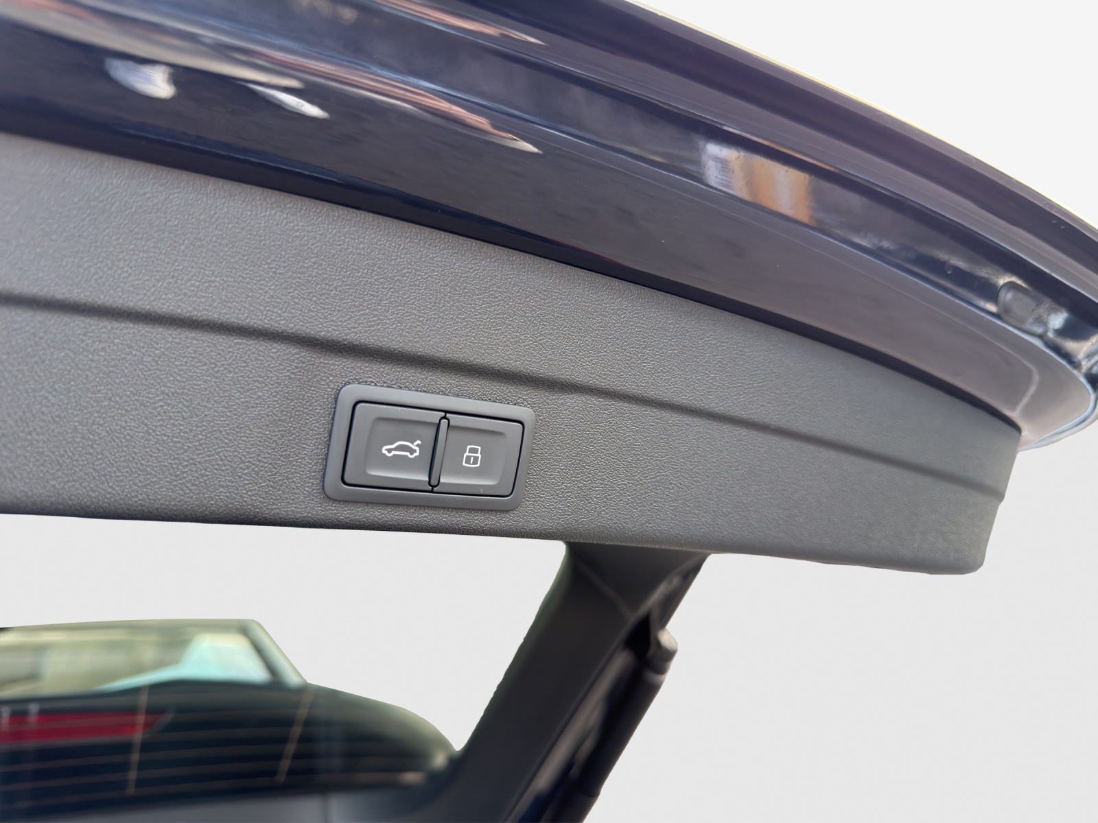 AUDI A6 Avant TDI quattro 150 kW S tronic-image-13