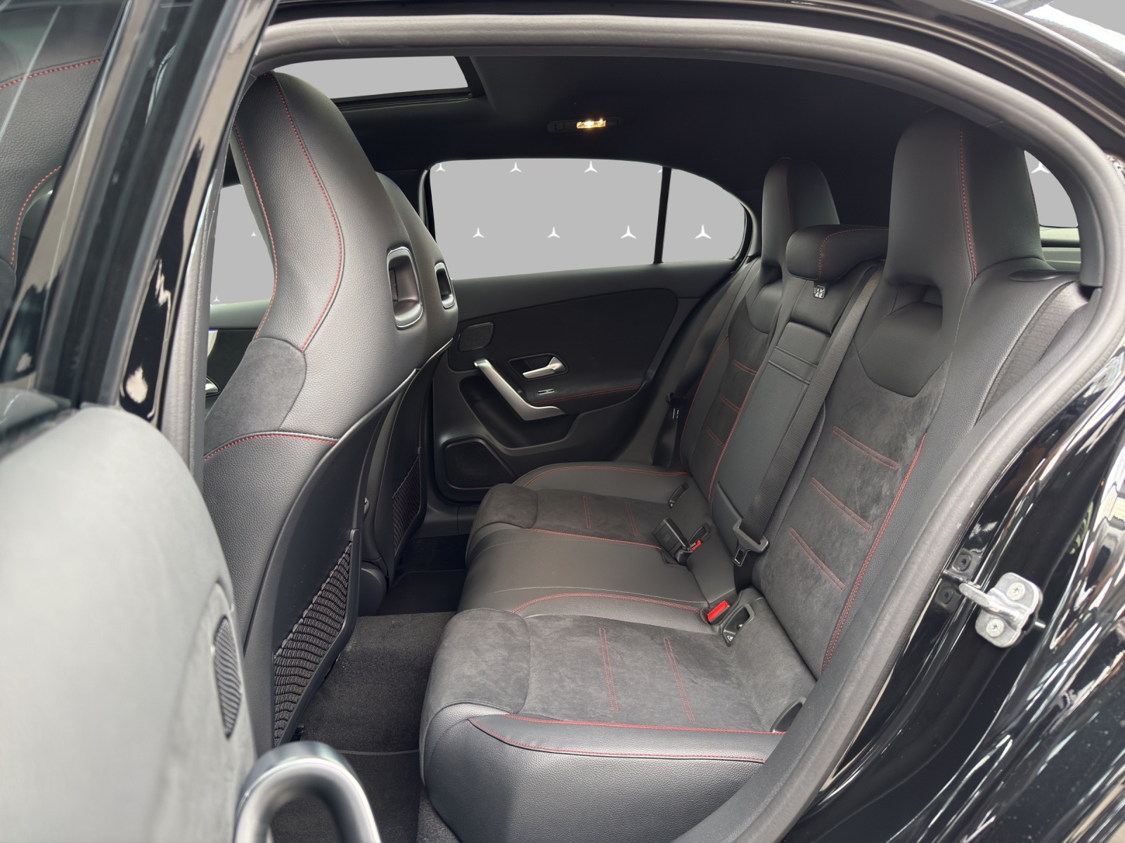 MERCEDES-BENZ A 250 4Matic 8G-DCT-image-13