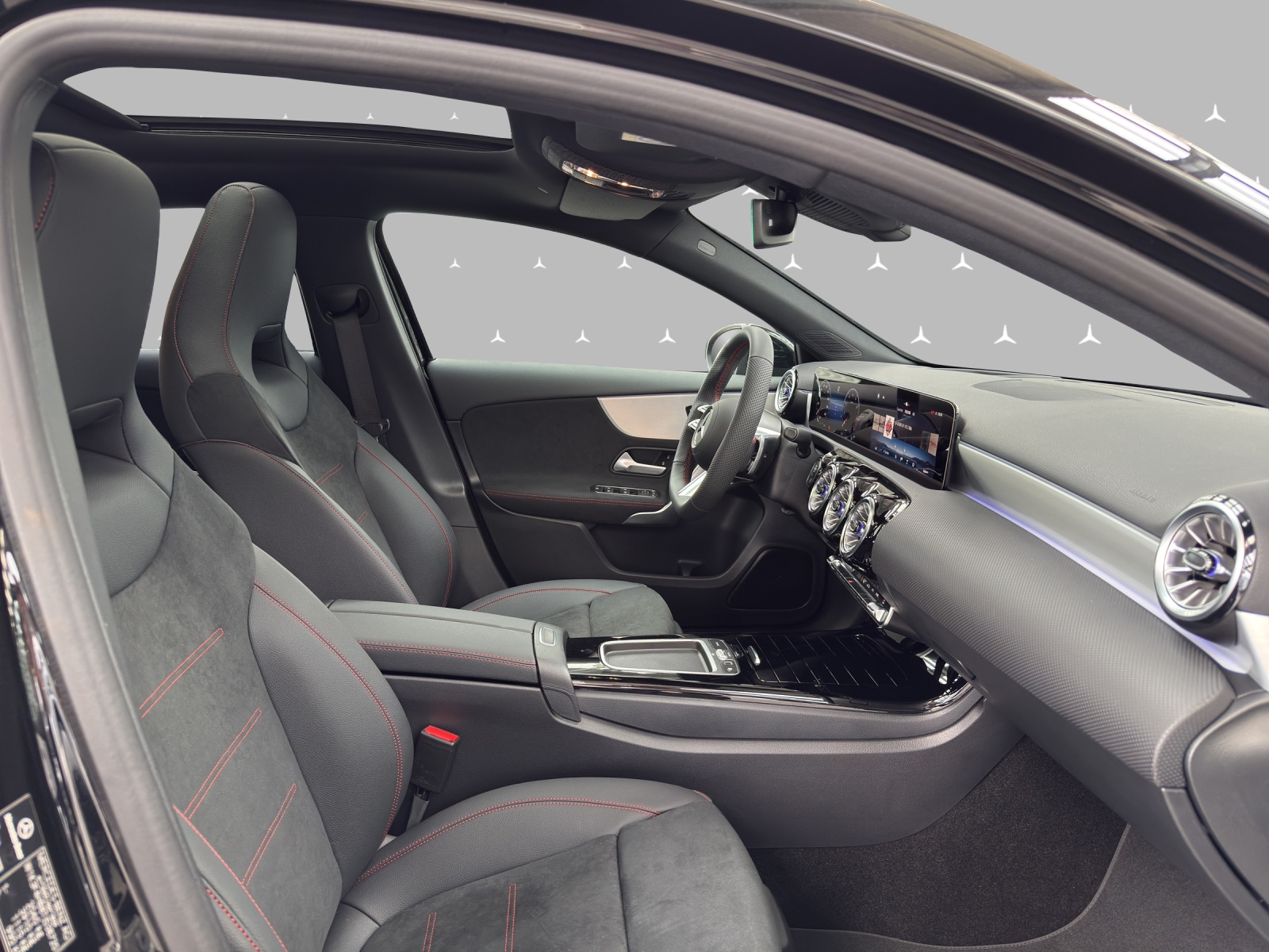 MERCEDES-BENZ A 250 4Matic 8G-DCT-image-14