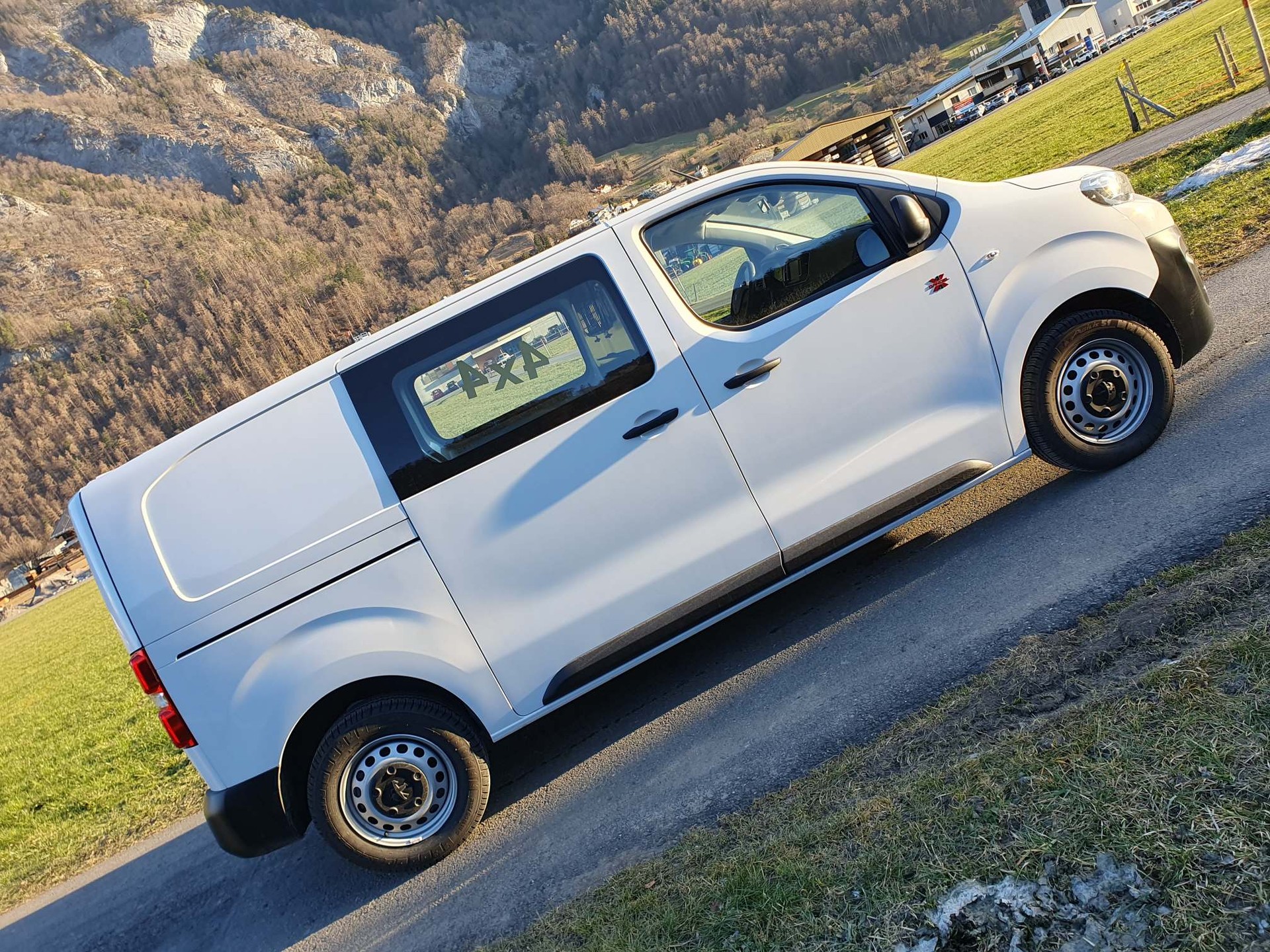 PEUGEOT Expert Kaw. Standard 2.0 BlueHDi 4x4-image-9