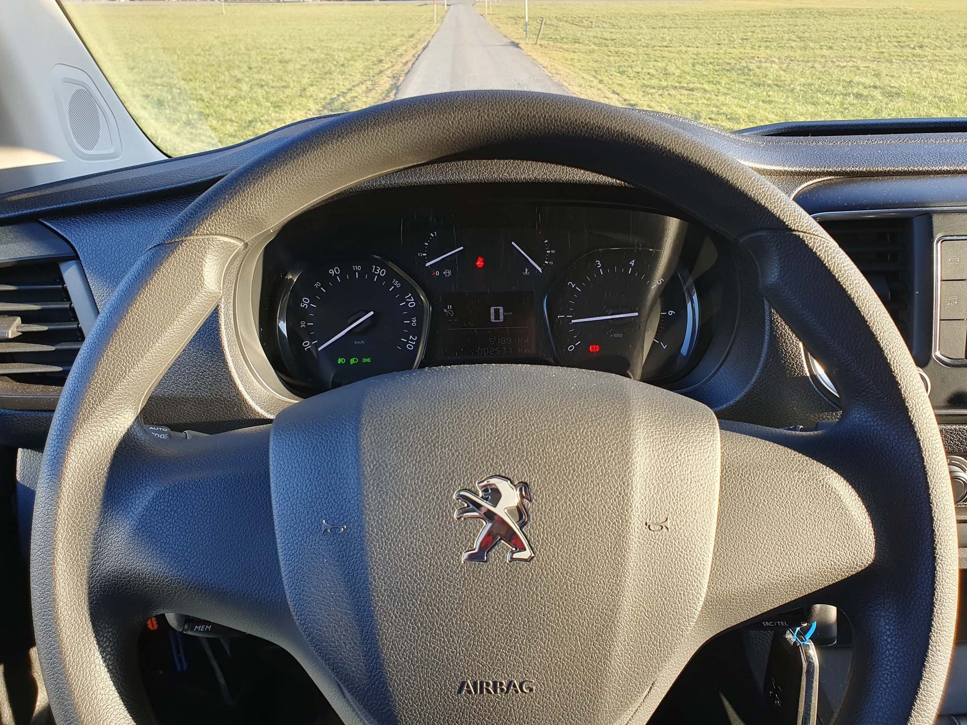 PEUGEOT Expert Kaw. Standard 2.0 BlueHDi 4x4-image-15