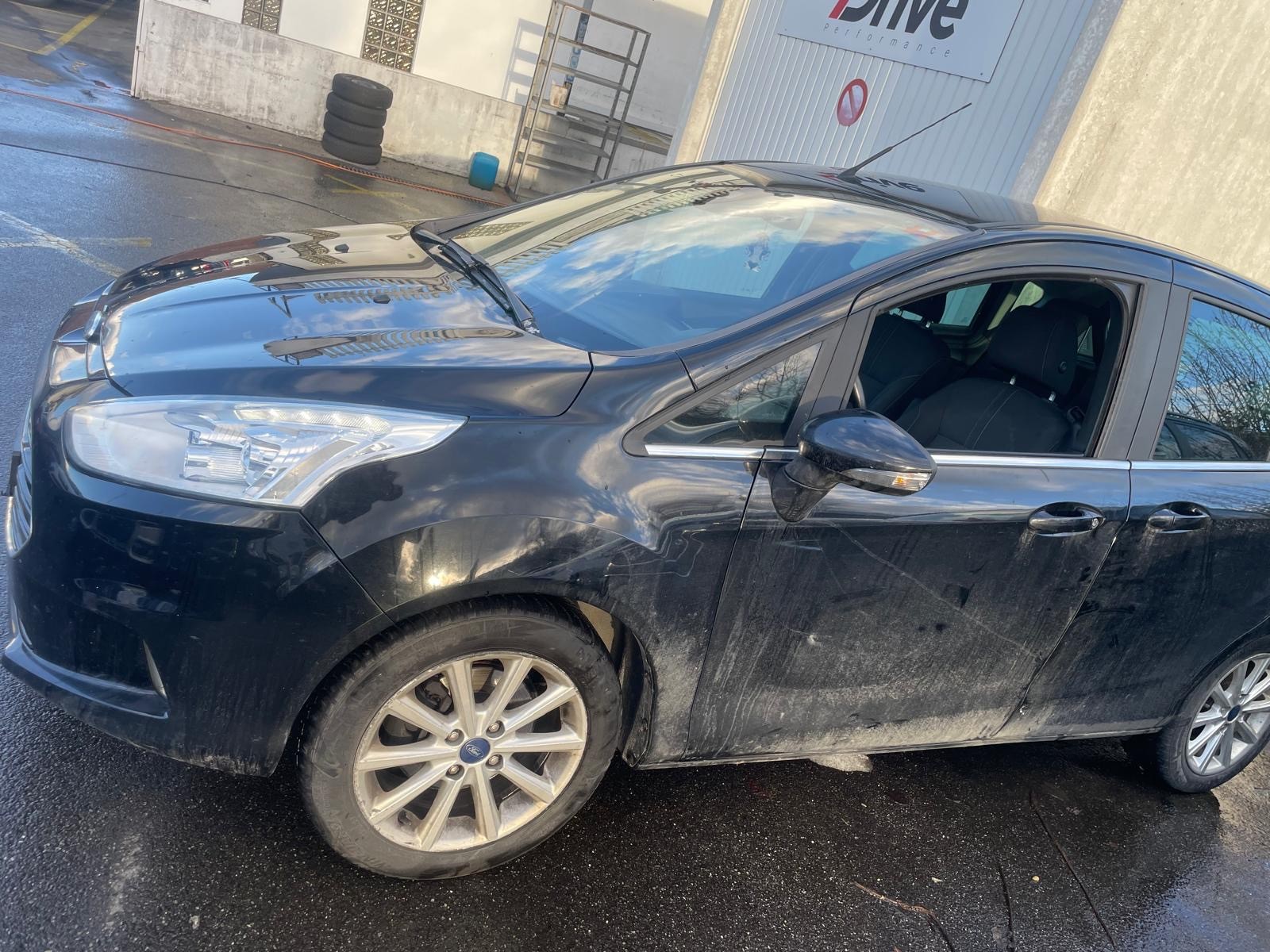 FORD B-Max 1.0 SCTi Titanium-image-1