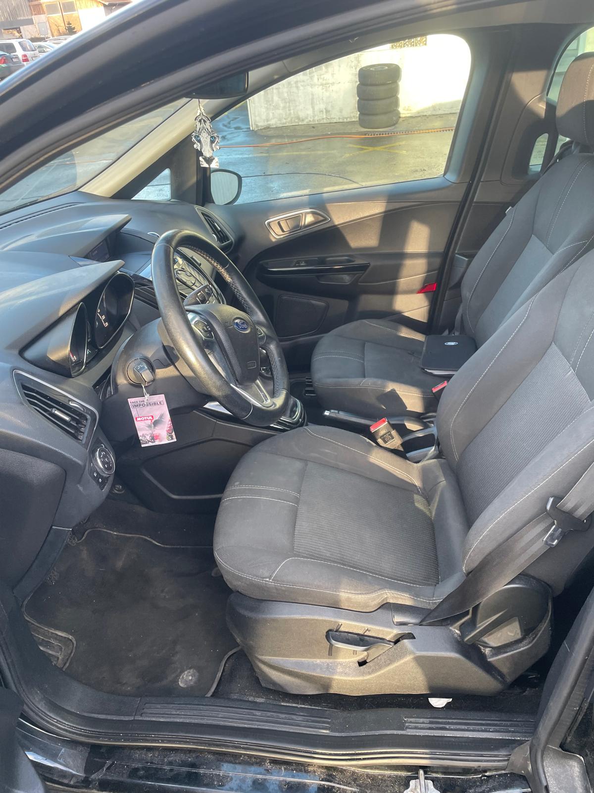 FORD B-Max 1.0 SCTi Titanium-image-13