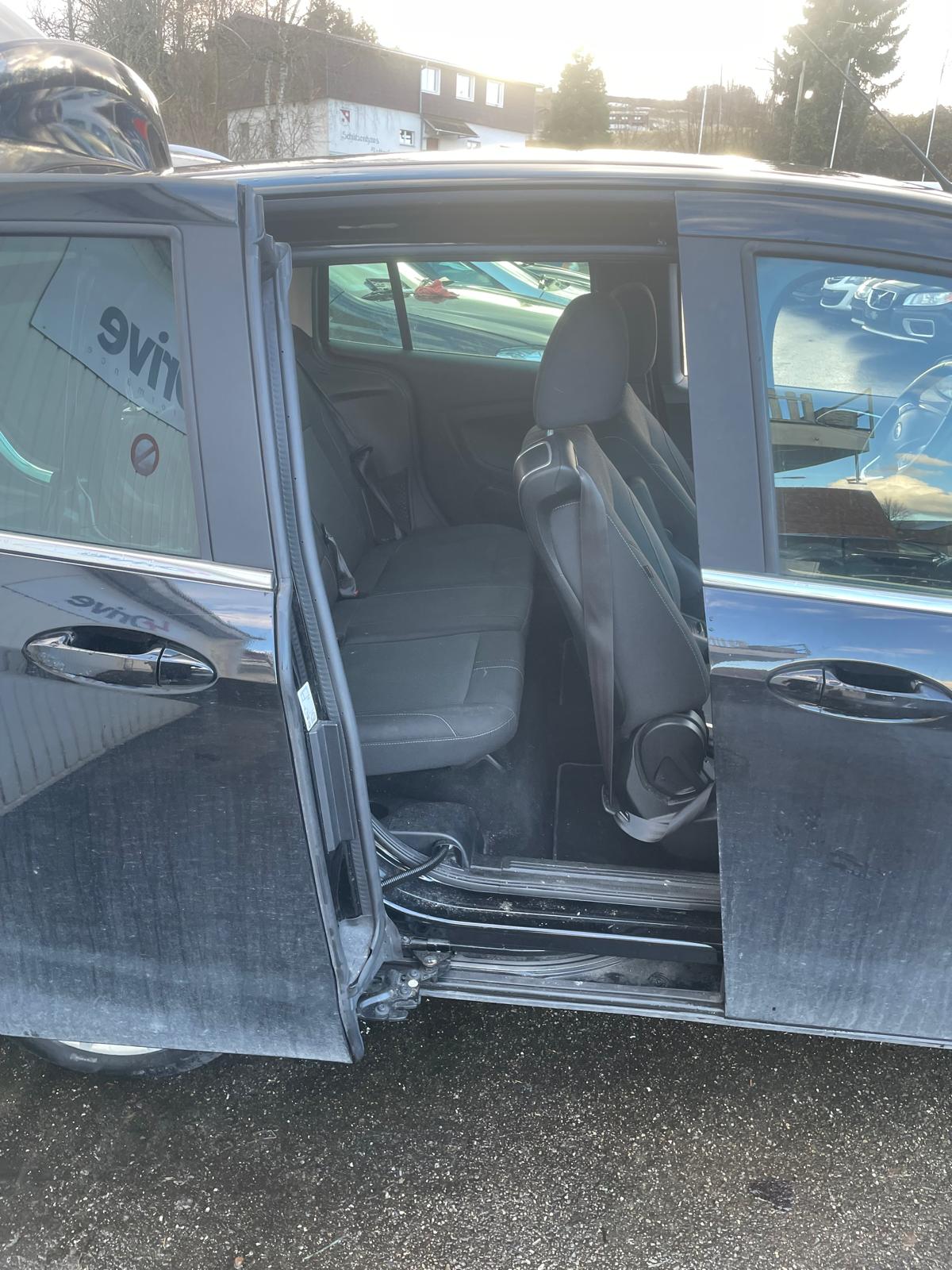 FORD B-Max 1.0 SCTi Titanium-image-2