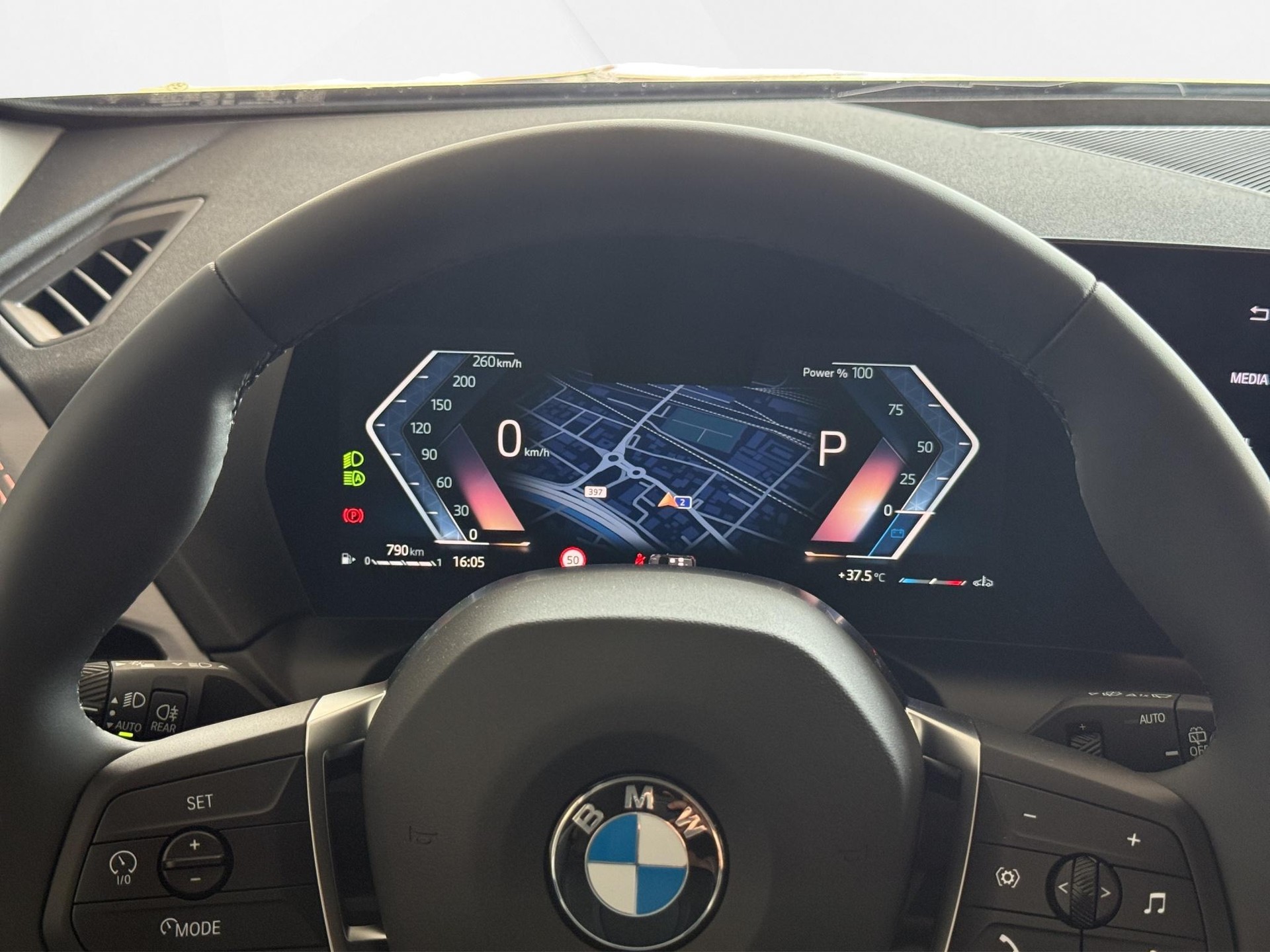 BMW 120i-image-14