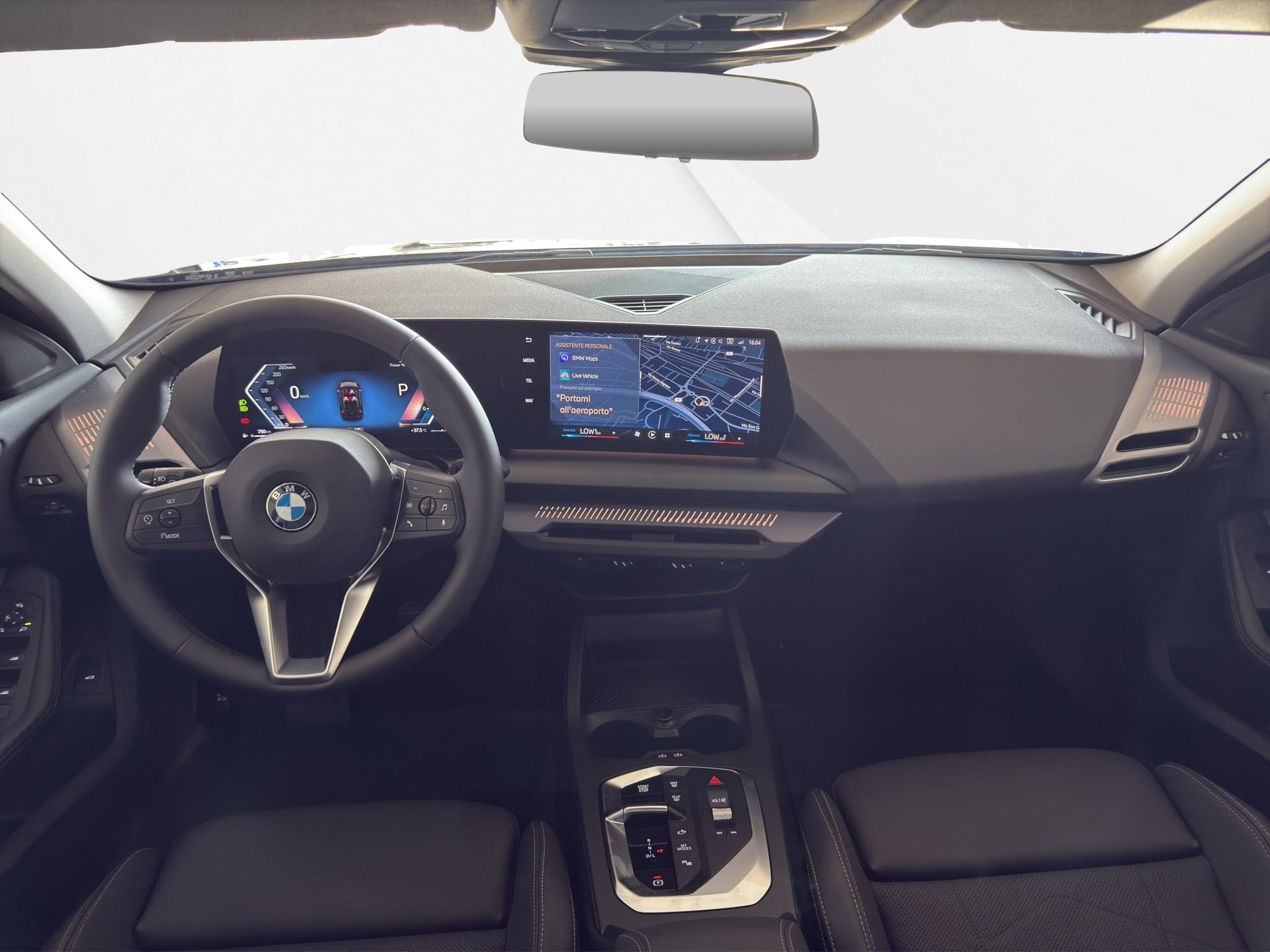 BMW 120i-image-12