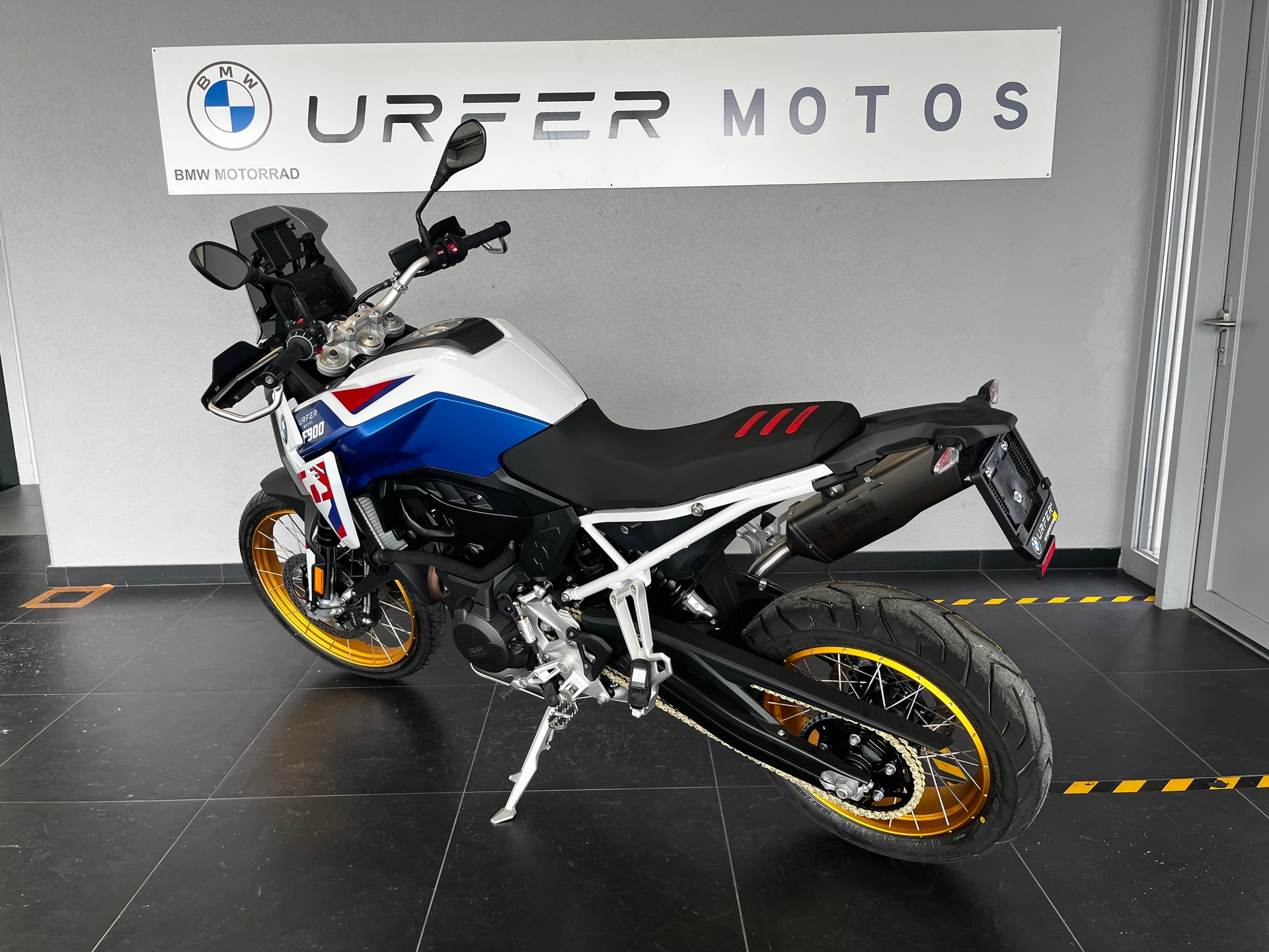 BMW F 900 GS-image-5